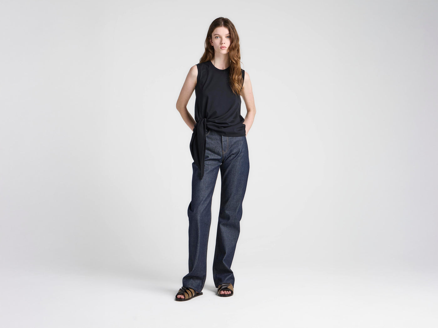 WOMENS HEM KNOT TANK TOP IN BLACK