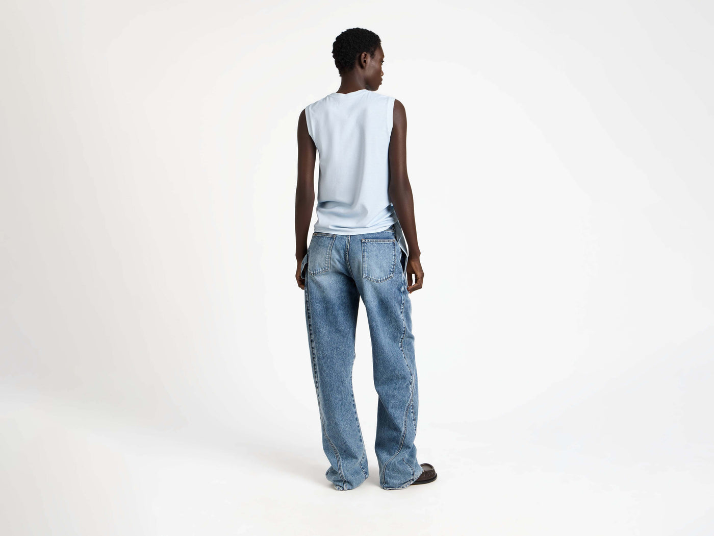 HEM KNOT TANK TOP IN WHITE & BLUE