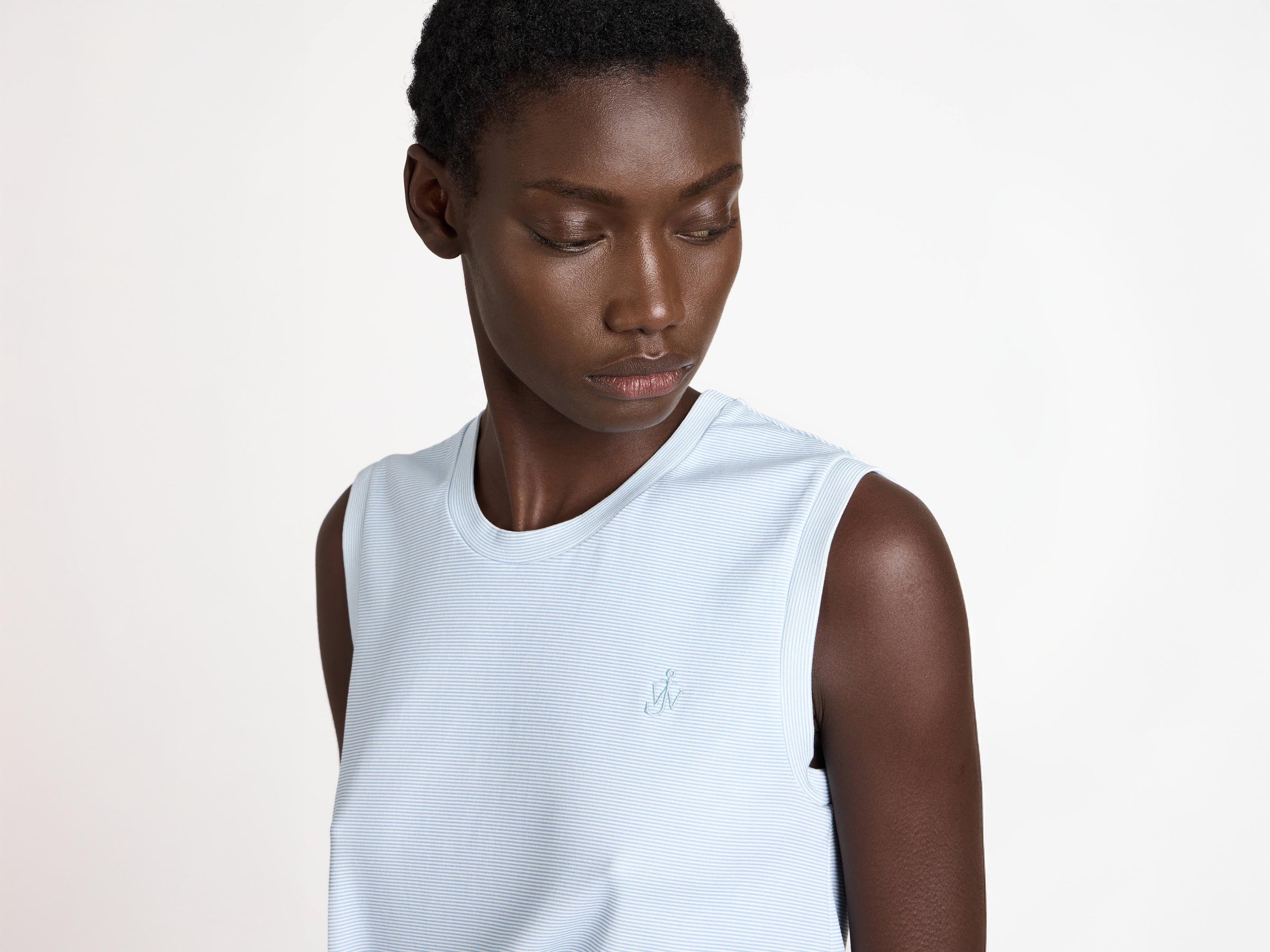 hem knot tank top white light blue Model Detail 3