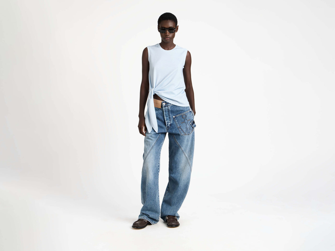 hem knot tank top white light blue Model Front 5