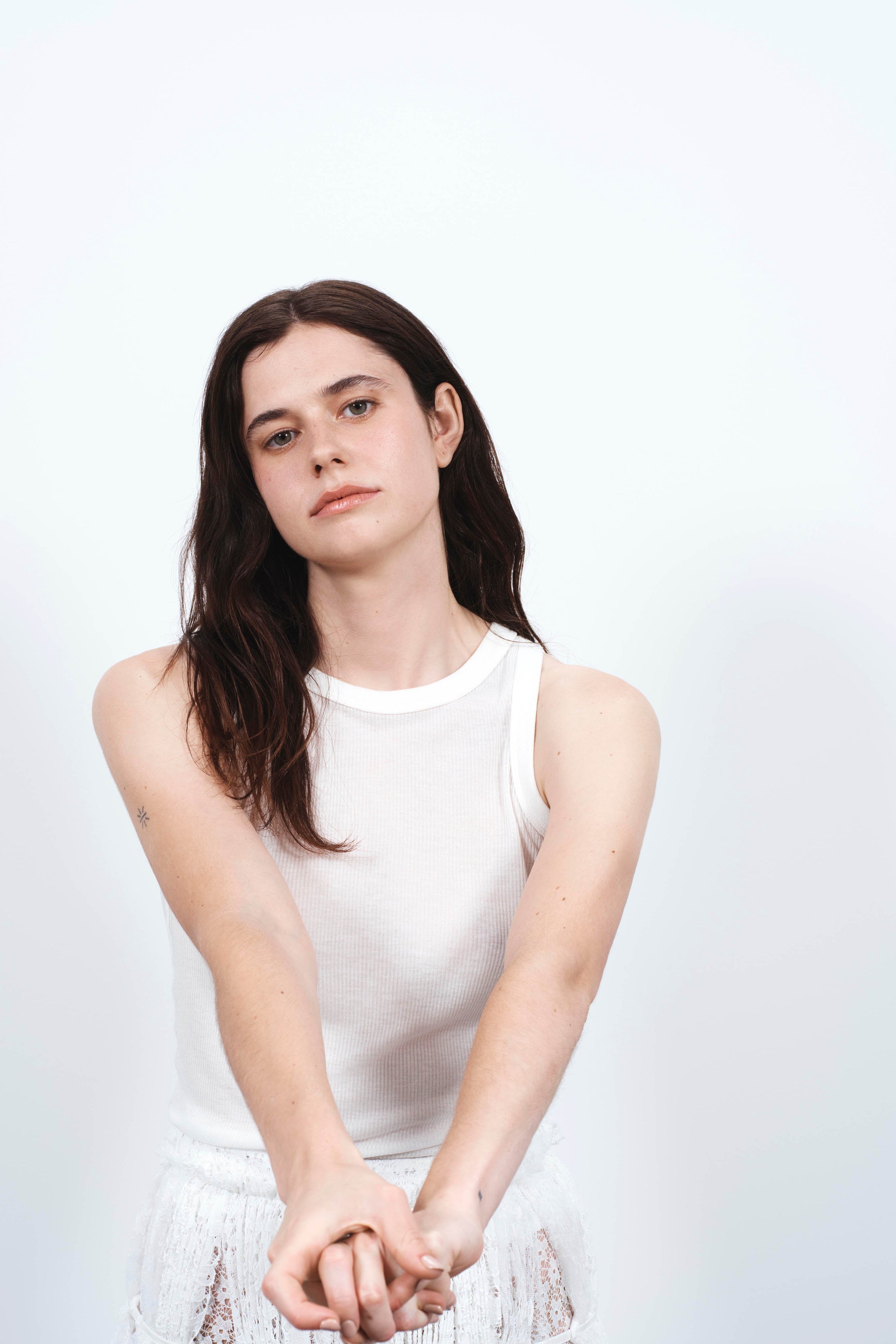 sheer vest off white Creative 3