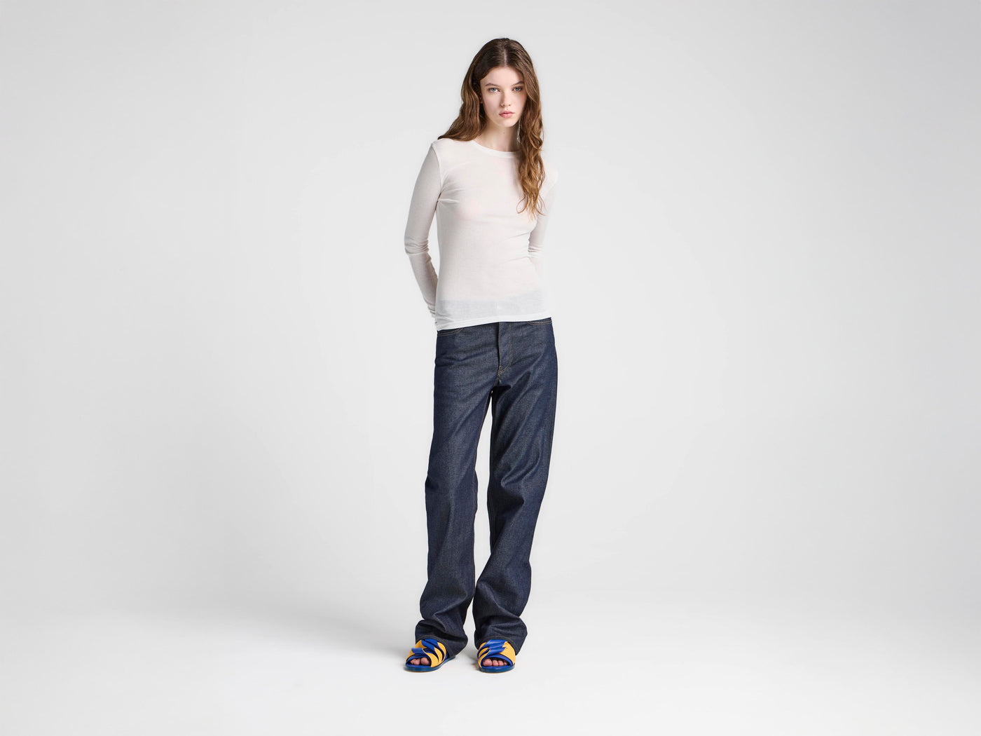 WOMENS LONG SLEEVE CREW NECKLINE TOP IN OFF-WHITE