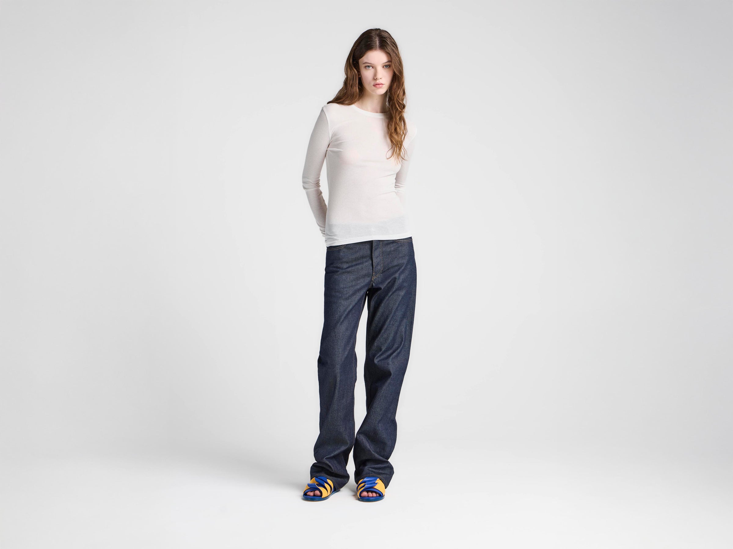 WOMENS LONG SLEEVE CREW NECKLINE TOP IN OFF-WHITE