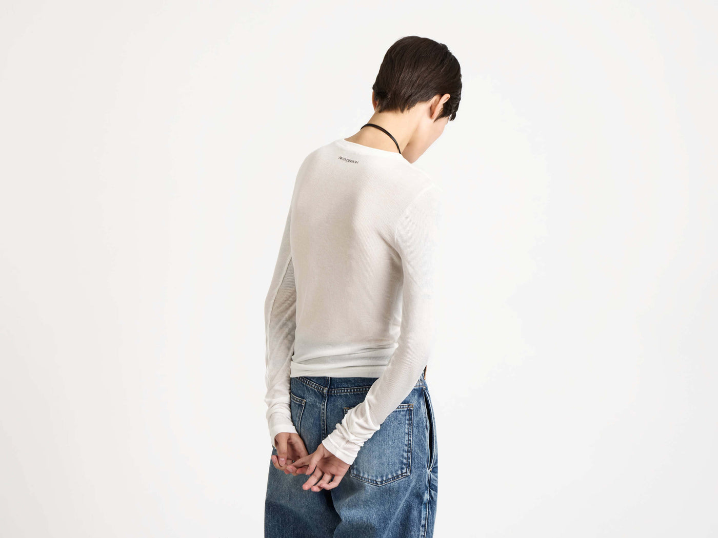 LONG SLEEVE CREW NECKLINE TOP IN OFF-WHITE