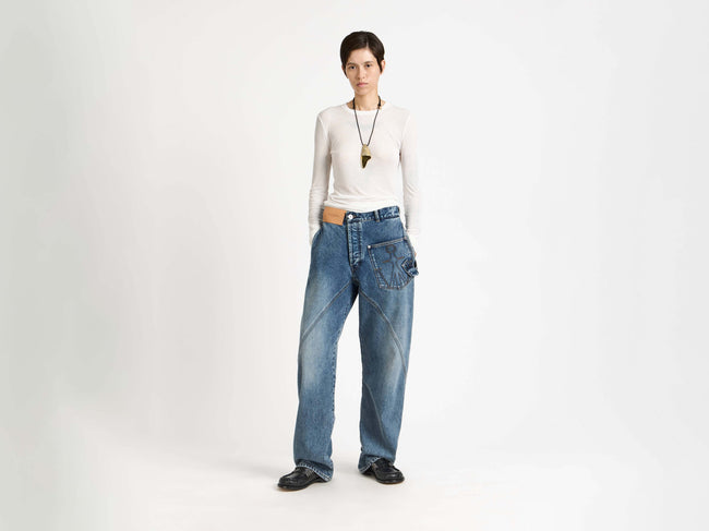 LONG SLEEVE CREW NECKLINE TOP IN OFF-WHITE