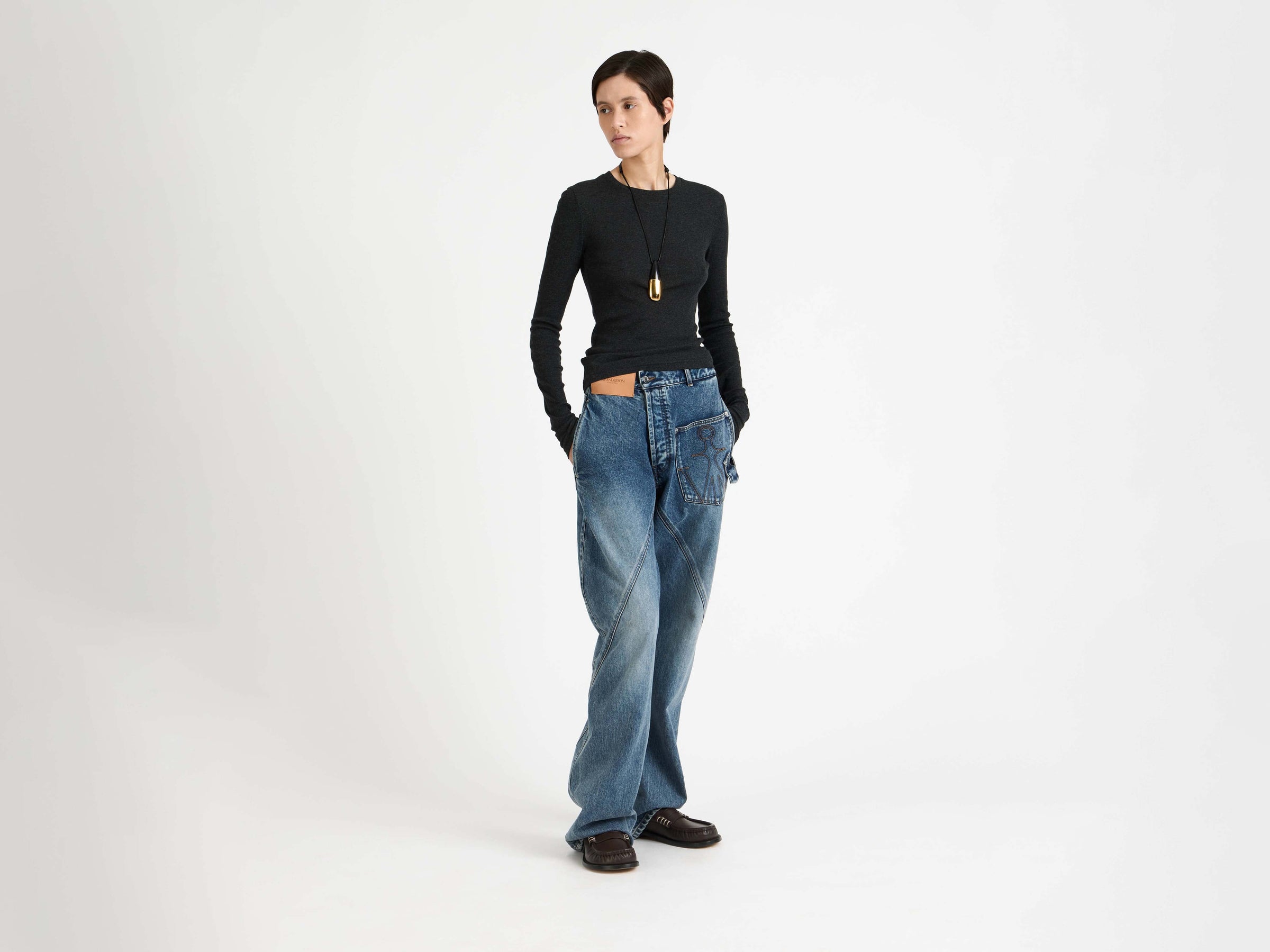 longsleeve crew neck charcoal melange Model Front 5