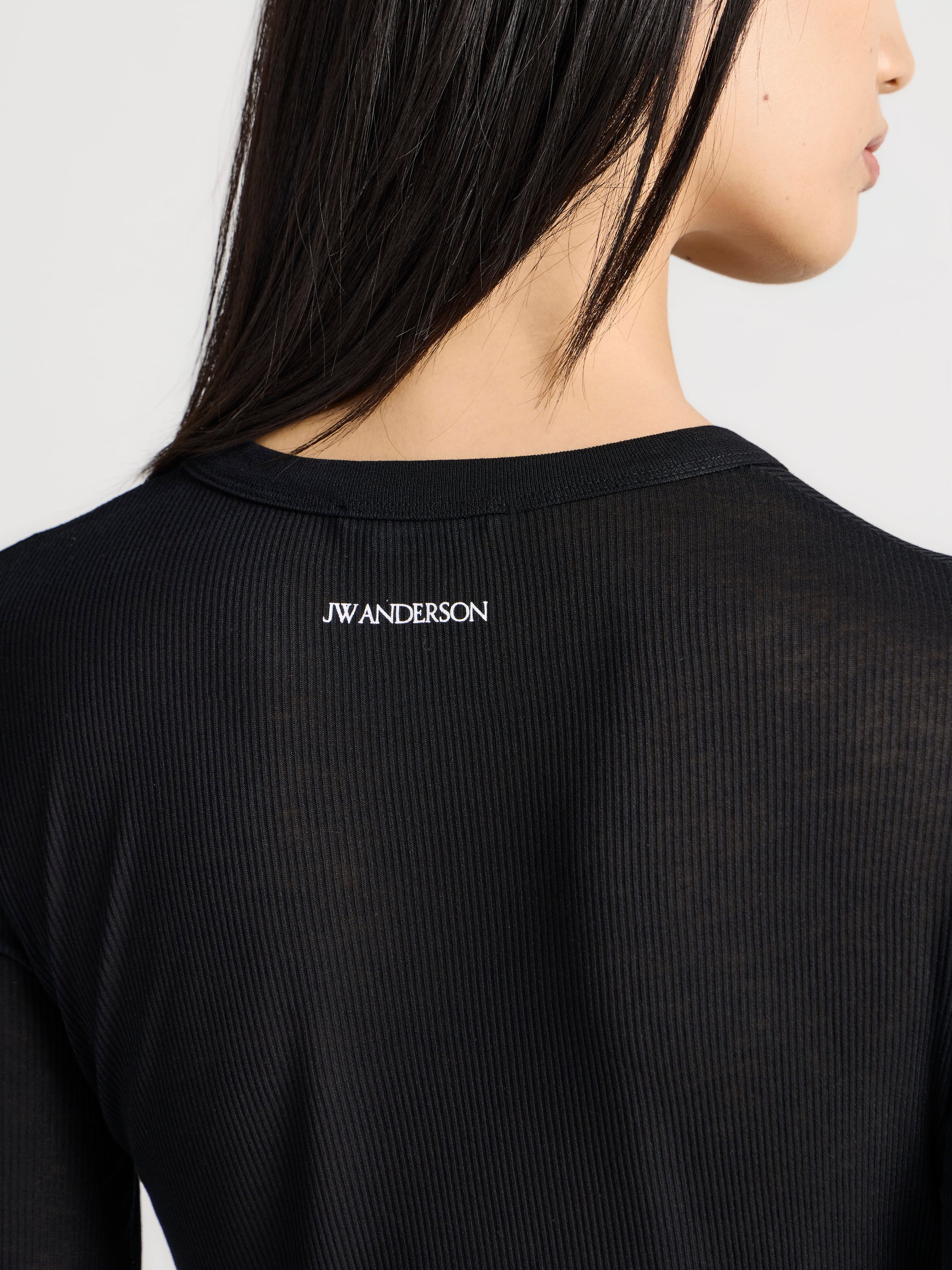 WOMENS LONG SLEEVE CREW NECKLINE TOP IN BLACK