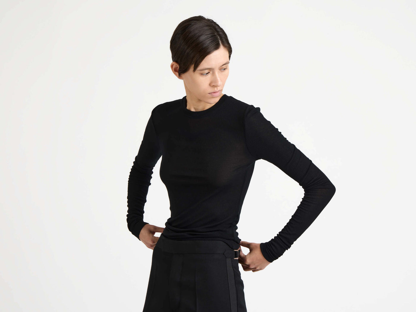 longsleeve crew neck black Model Detail 3