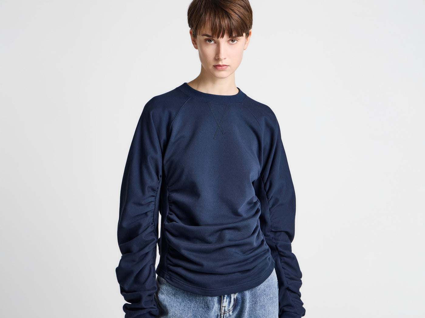 WOMENS RUCHED SLEEVE SWEATSHIRT IN NAVY