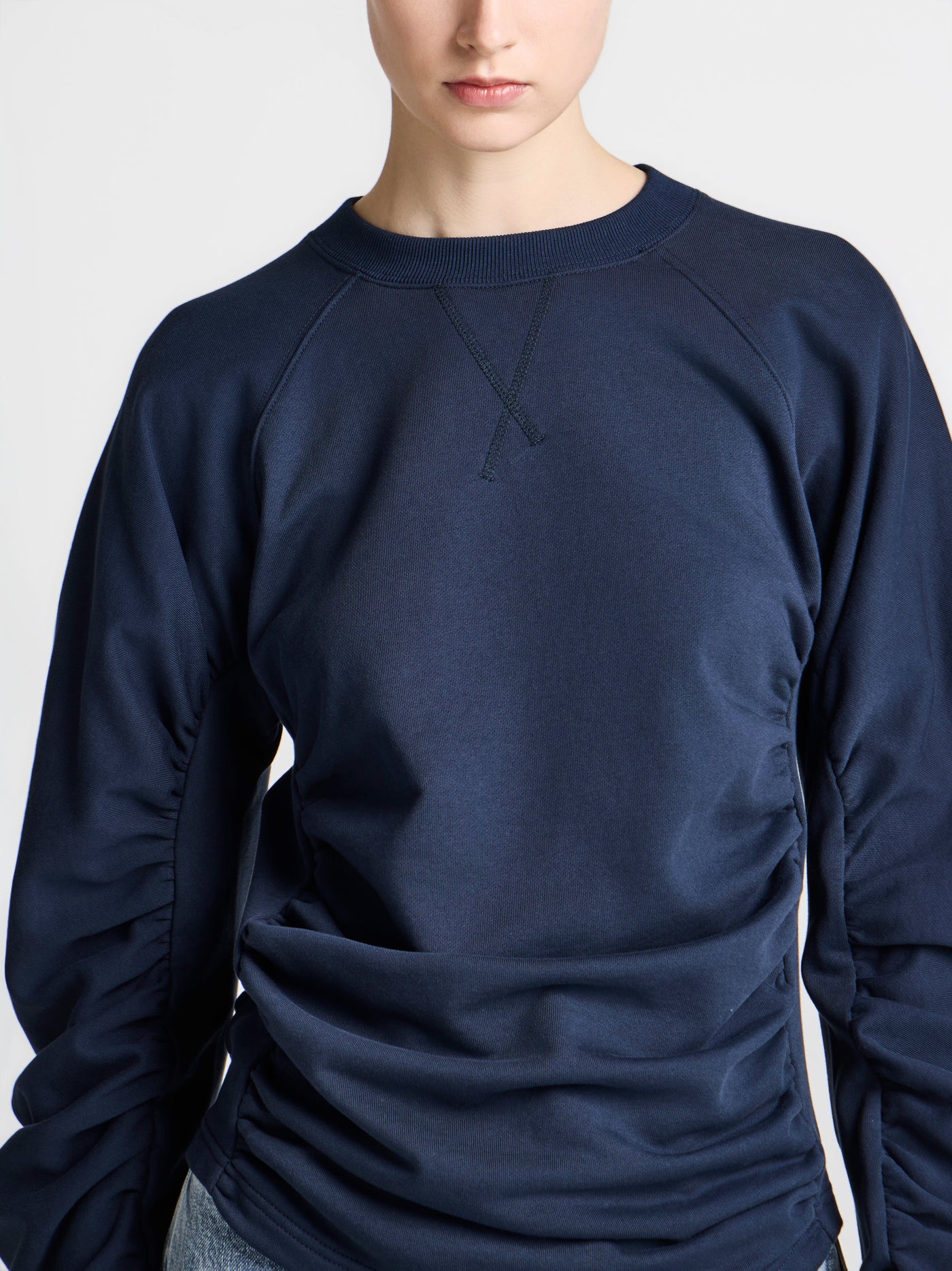 WOMENS RUCHED SLEEVE SWEATSHIRT IN NAVY