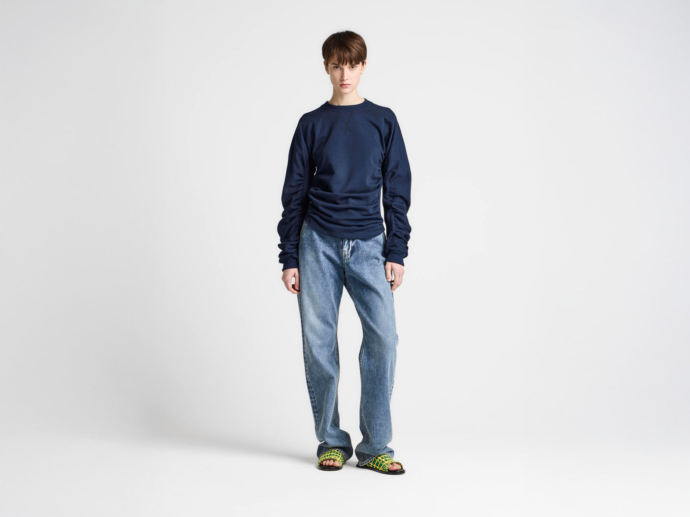 WOMENS RUCHED SLEEVE SWEATSHIRT IN NAVY