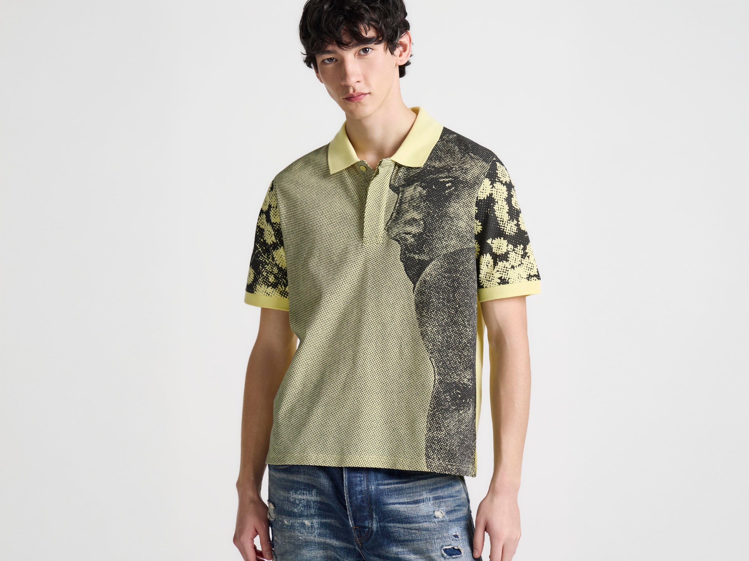 MENS 'MAN WITH DAISIES' SHORT SLEEVED POLO IN PALE YELLOW
