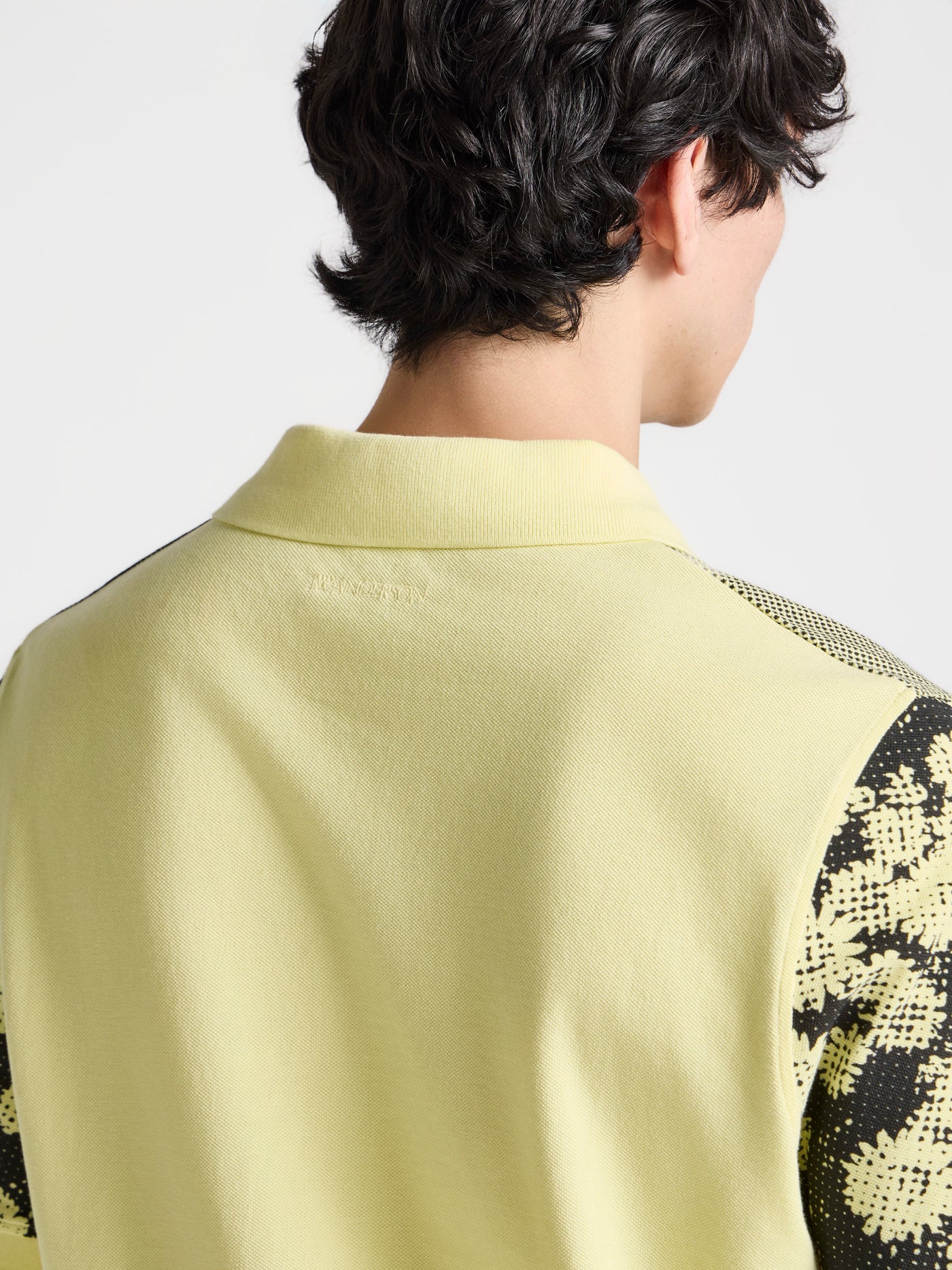MENS 'MAN WITH DAISIES' SHORT SLEEVED POLO IN PALE YELLOW
