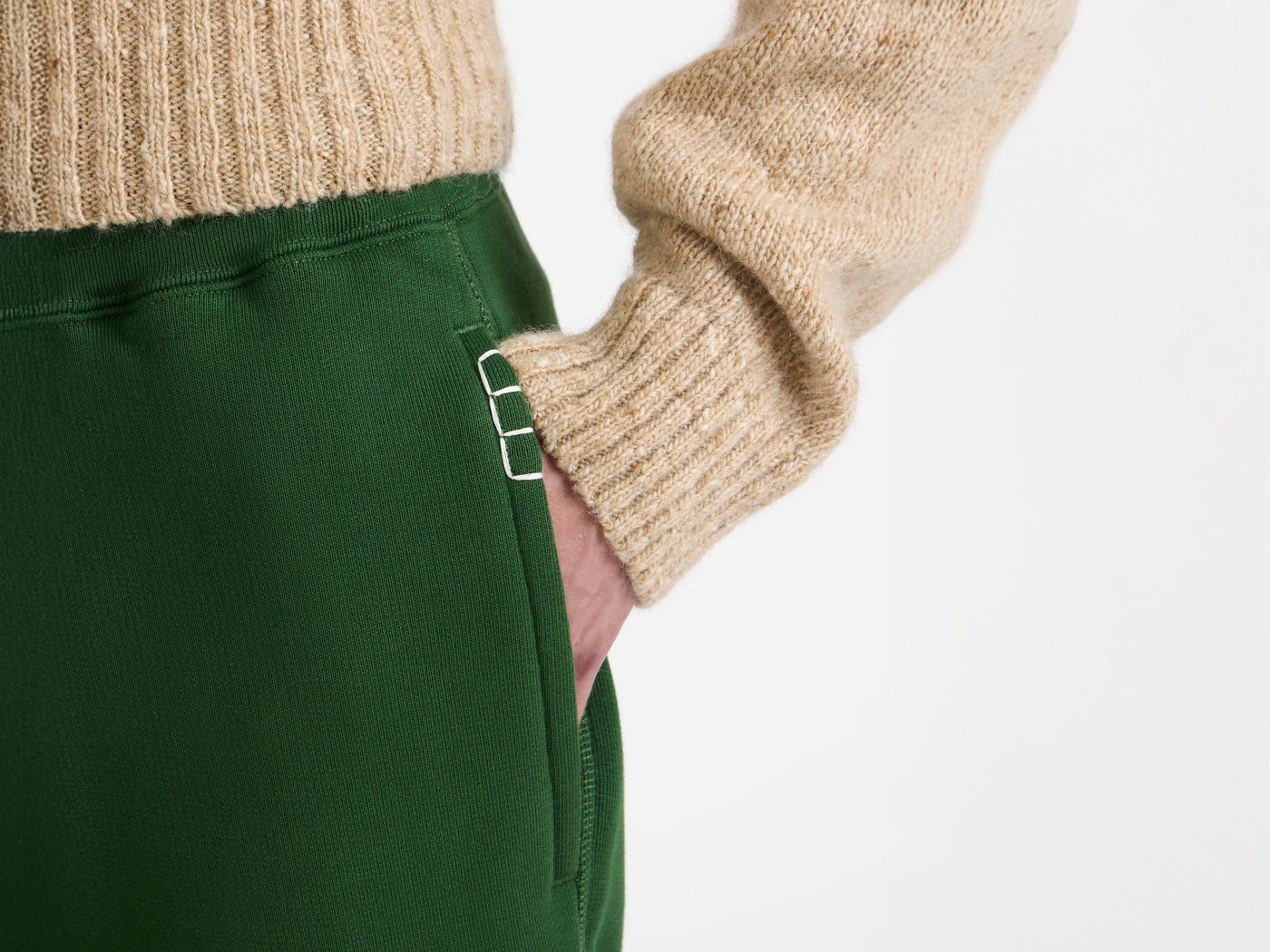 cuffed sweatpants green Model Detail 3