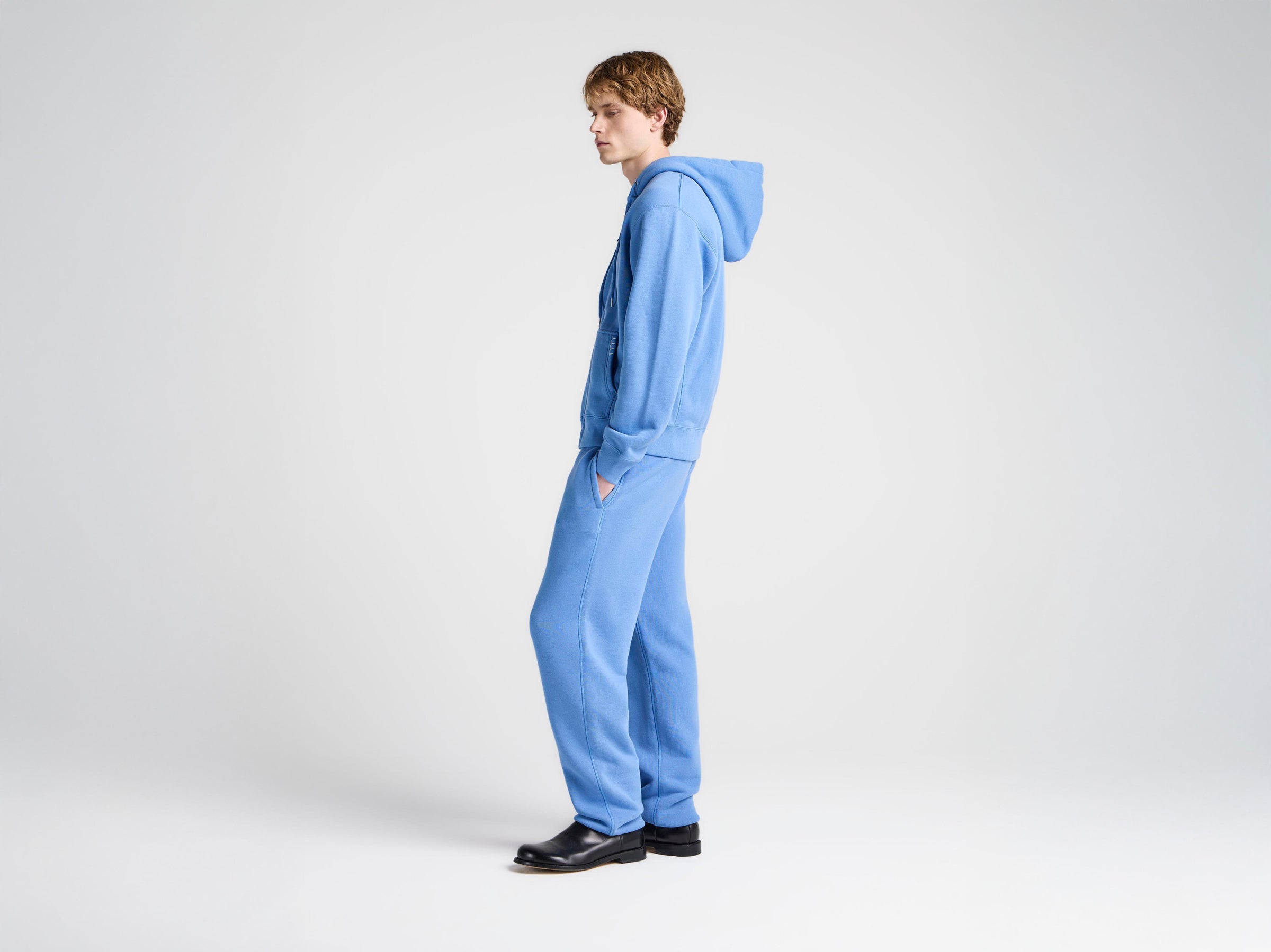 MENS CUFFED SWEATPANTS IN WASHED BLUE