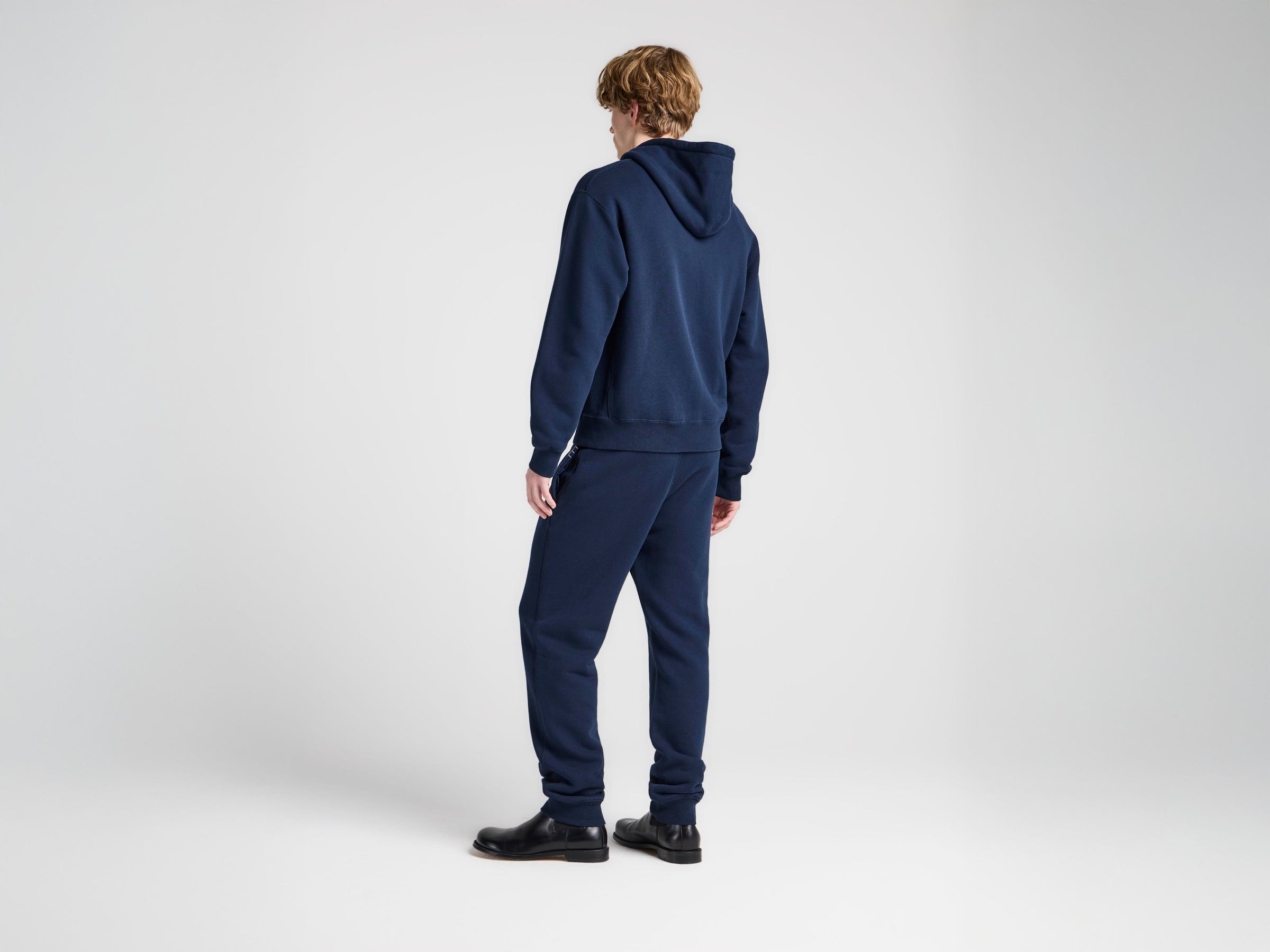 MENS CUFFED SWEATPANTS IN NAVY