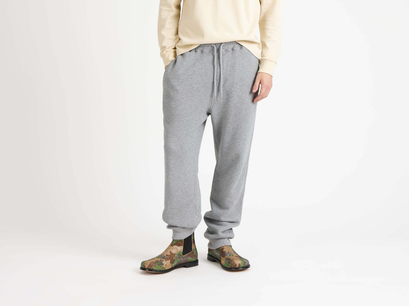 cuffed sweatpants mid grey melange Model Detail 2