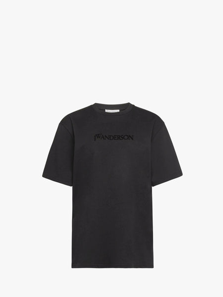 Tシャツ・カットソー JW ANDERSON / Gothic Logo Oversized T-Shirt Gothic Logo Oversized T-Shirt in Black – SVRN