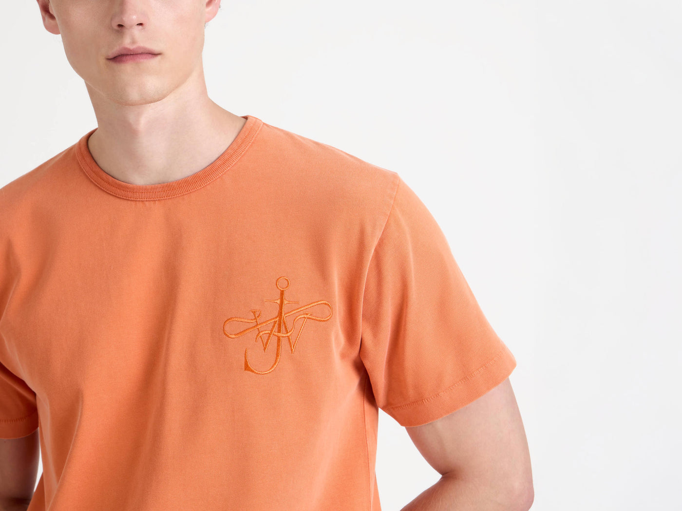 ribbon anchor t shirt washed orange Model Detail 3