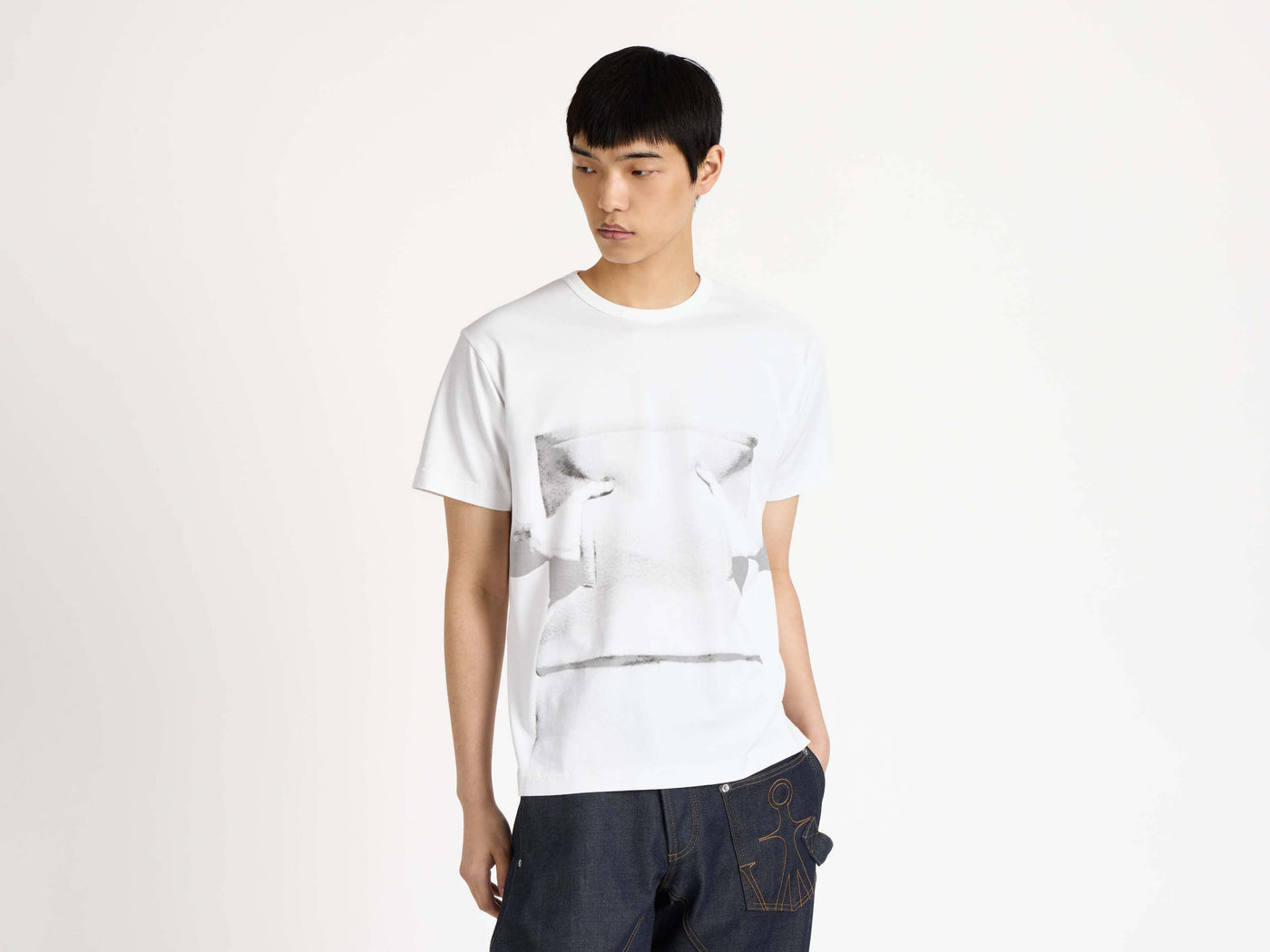 gesture t shirt white Model Back 1