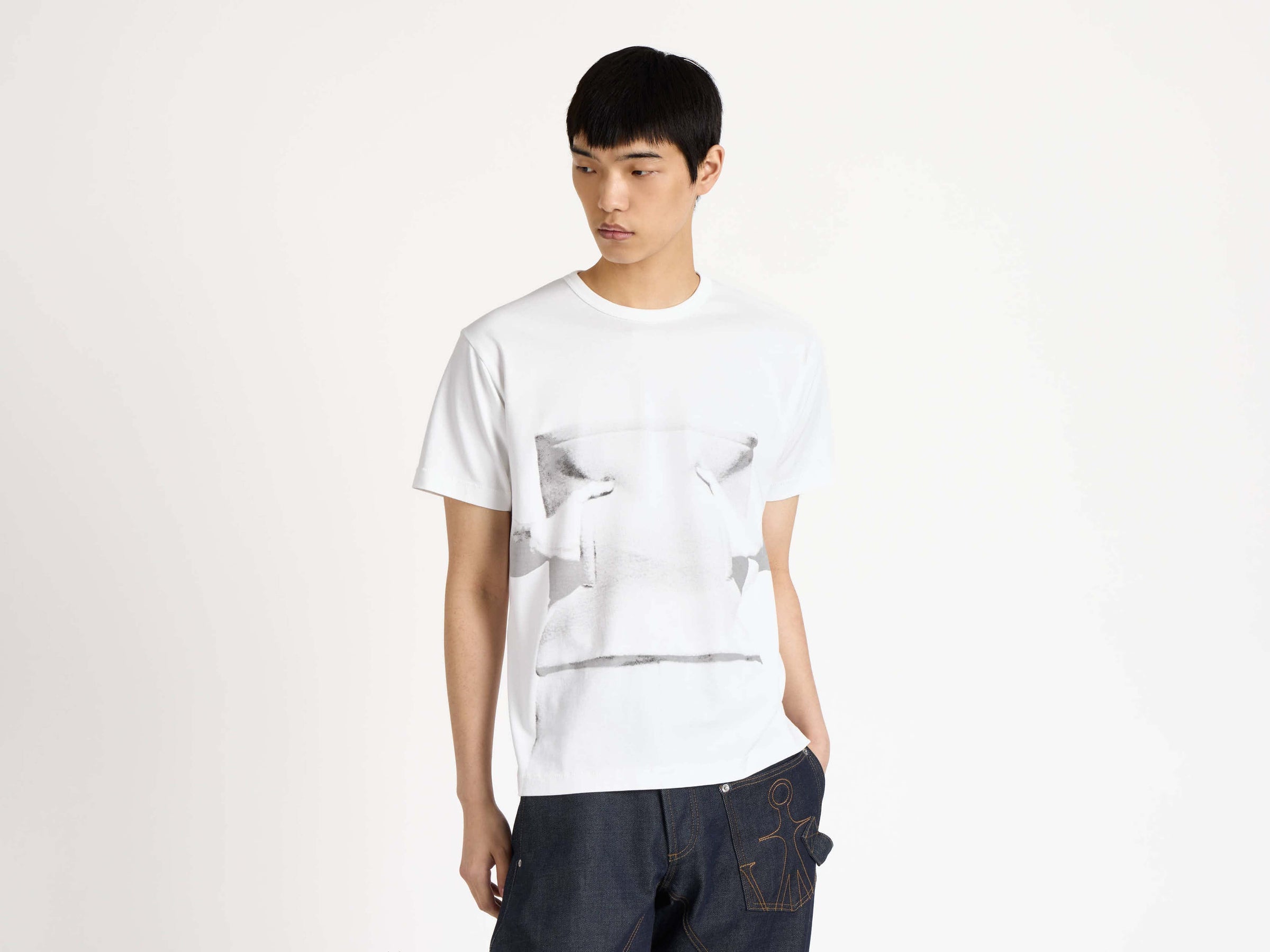 gesture t shirt white Model Back 1