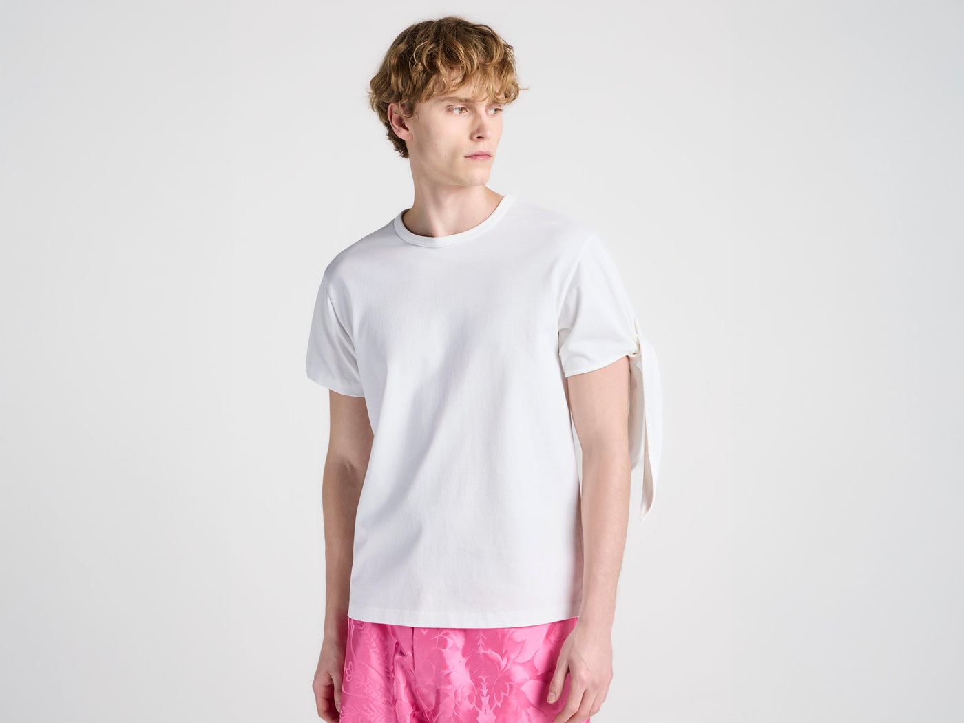 MENS KNOTTED SLEEVE T-SHIRT IN WHITE