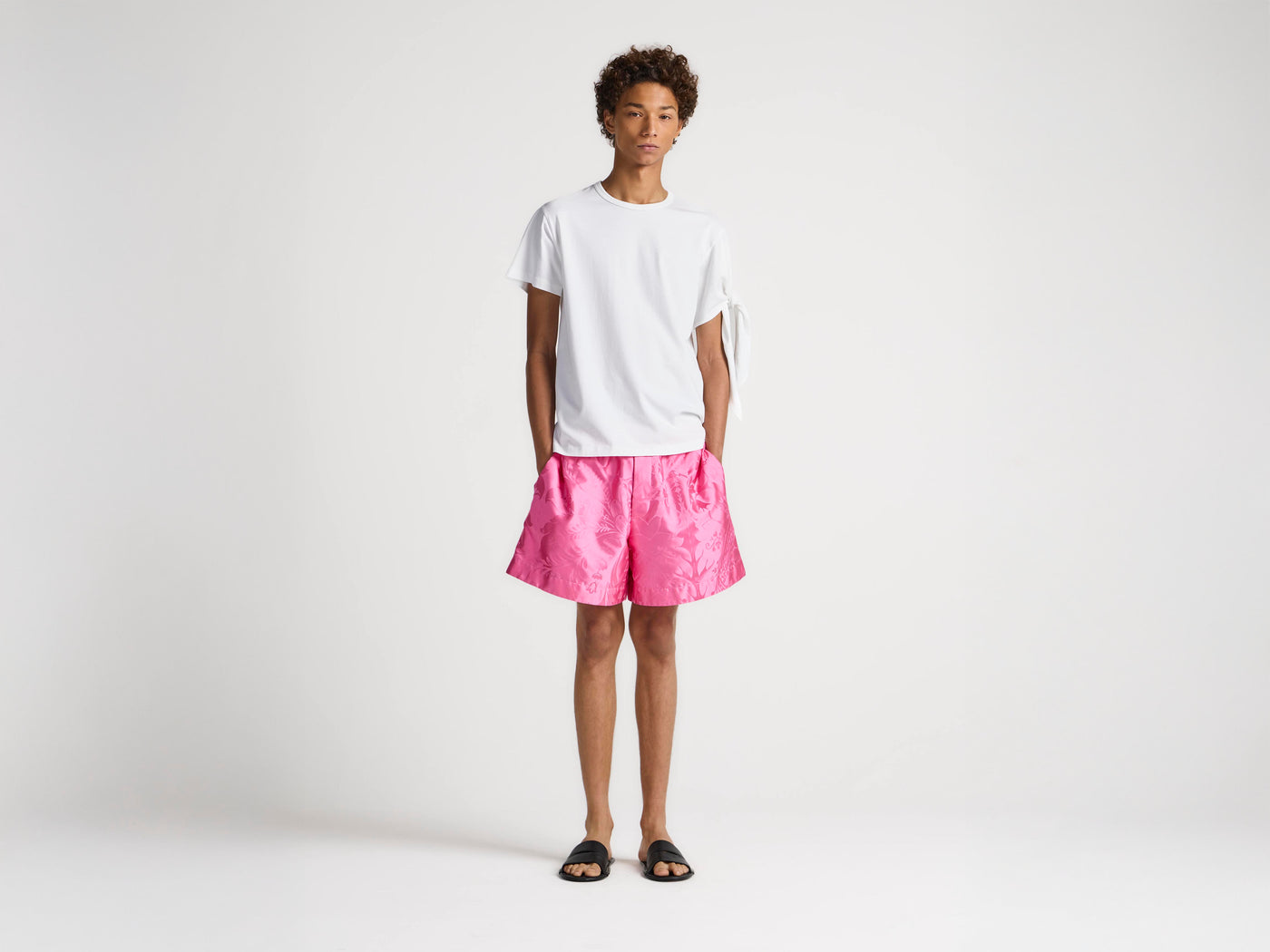MENS KNOTTED SLEEVE T-SHIRT IN WHITE