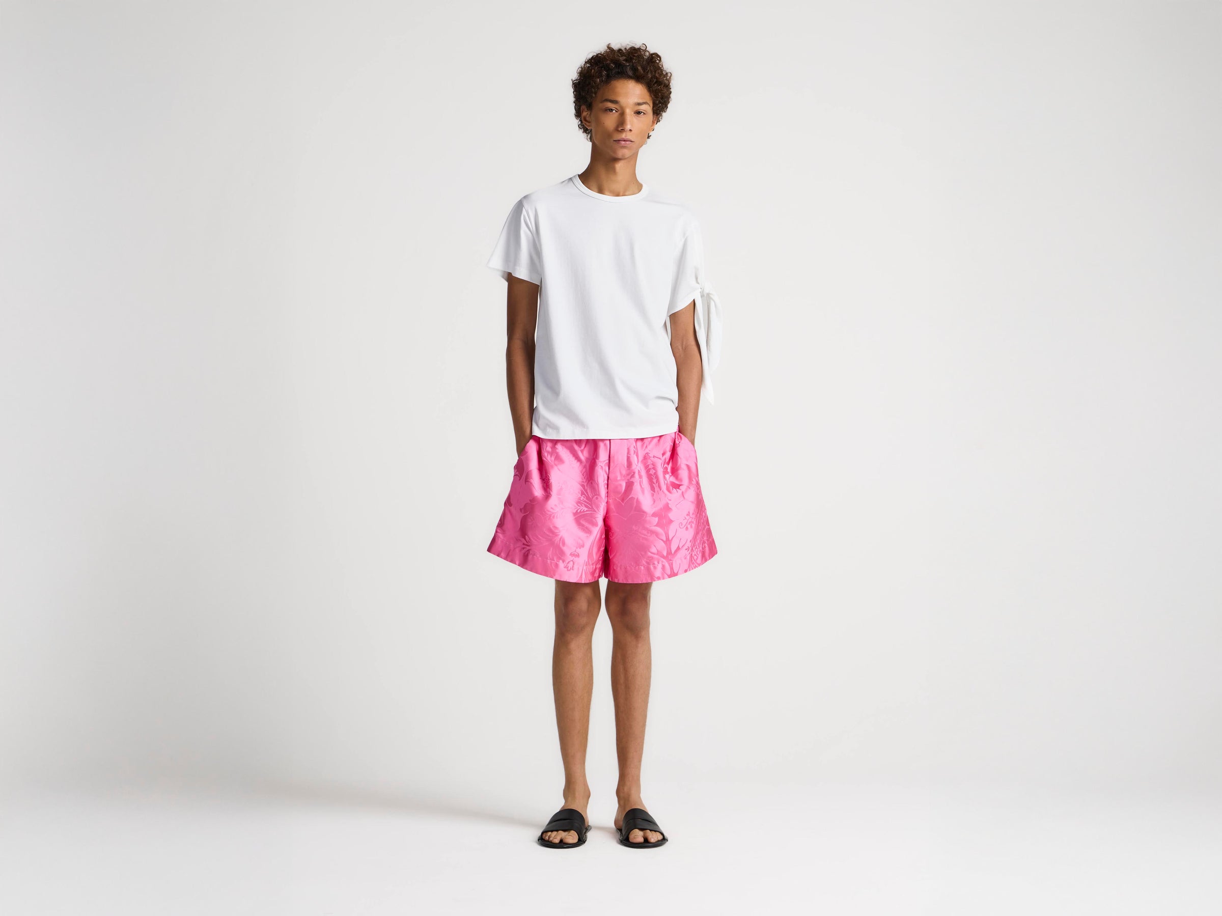 MENS KNOTTED SLEEVE T-SHIRT IN WHITE
