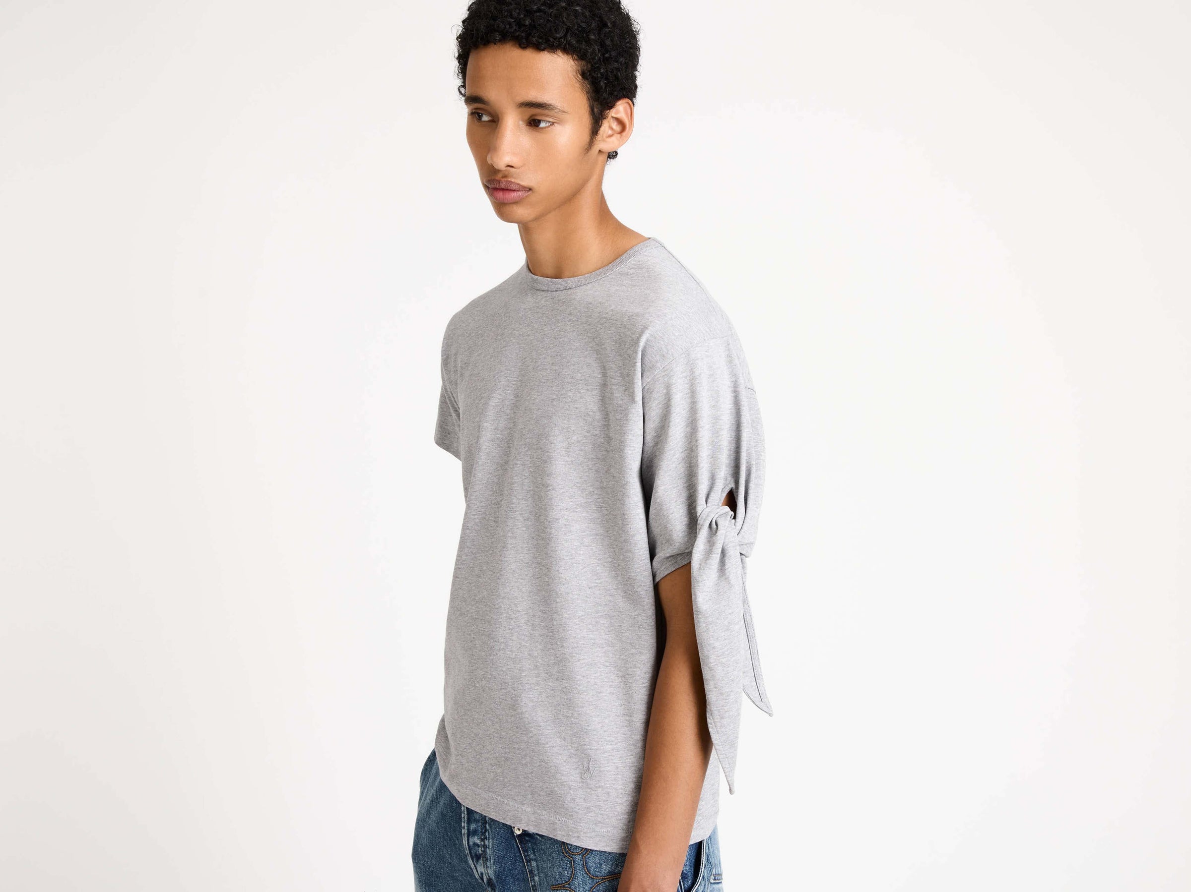 KNOTTED SLEEVE T-SHIRT IN MID GREY MELANGE