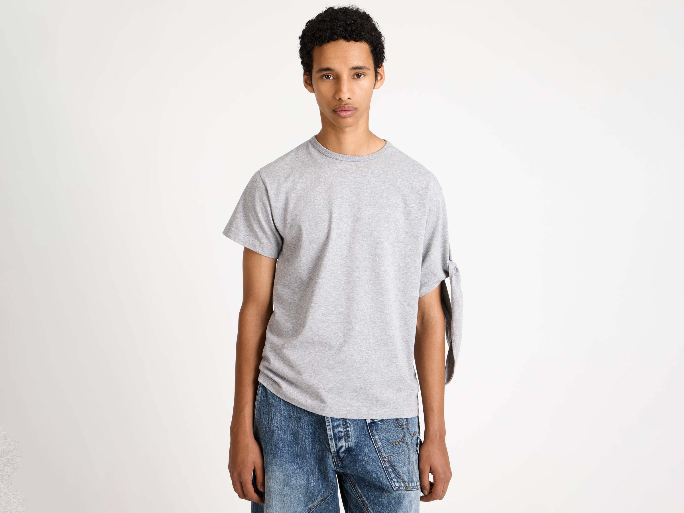 KNOTTED SLEEVE T-SHIRT IN MID GREY MELANGE