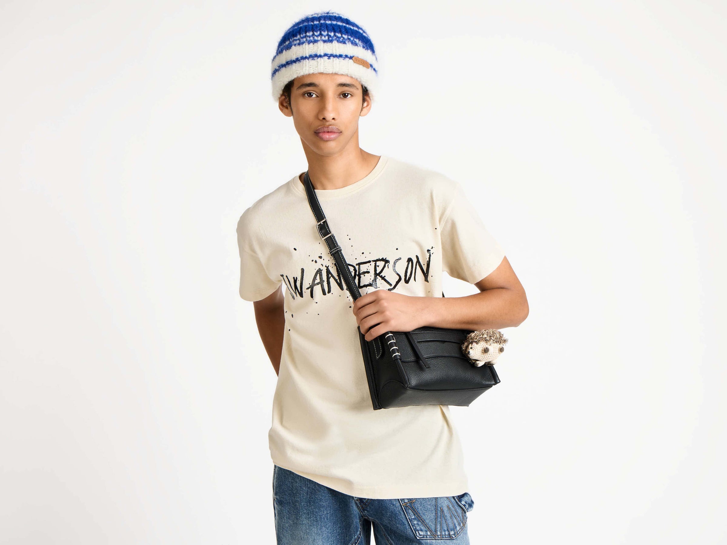 circular t shirt ecru Model Front 3