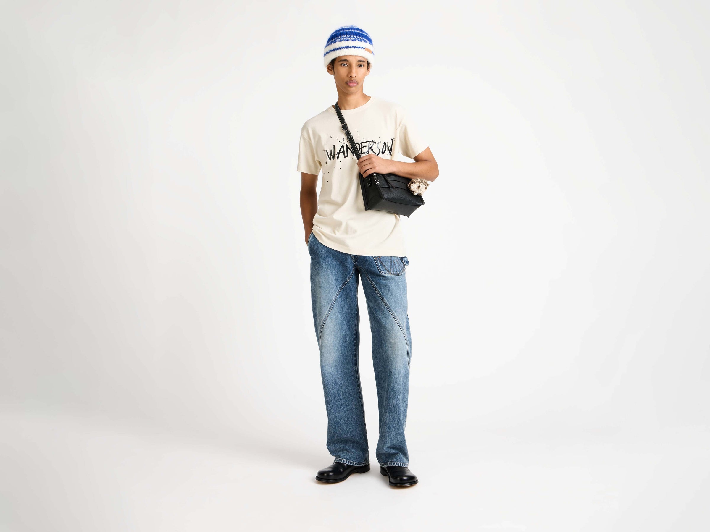 circular t shirt ecru Model Front 5