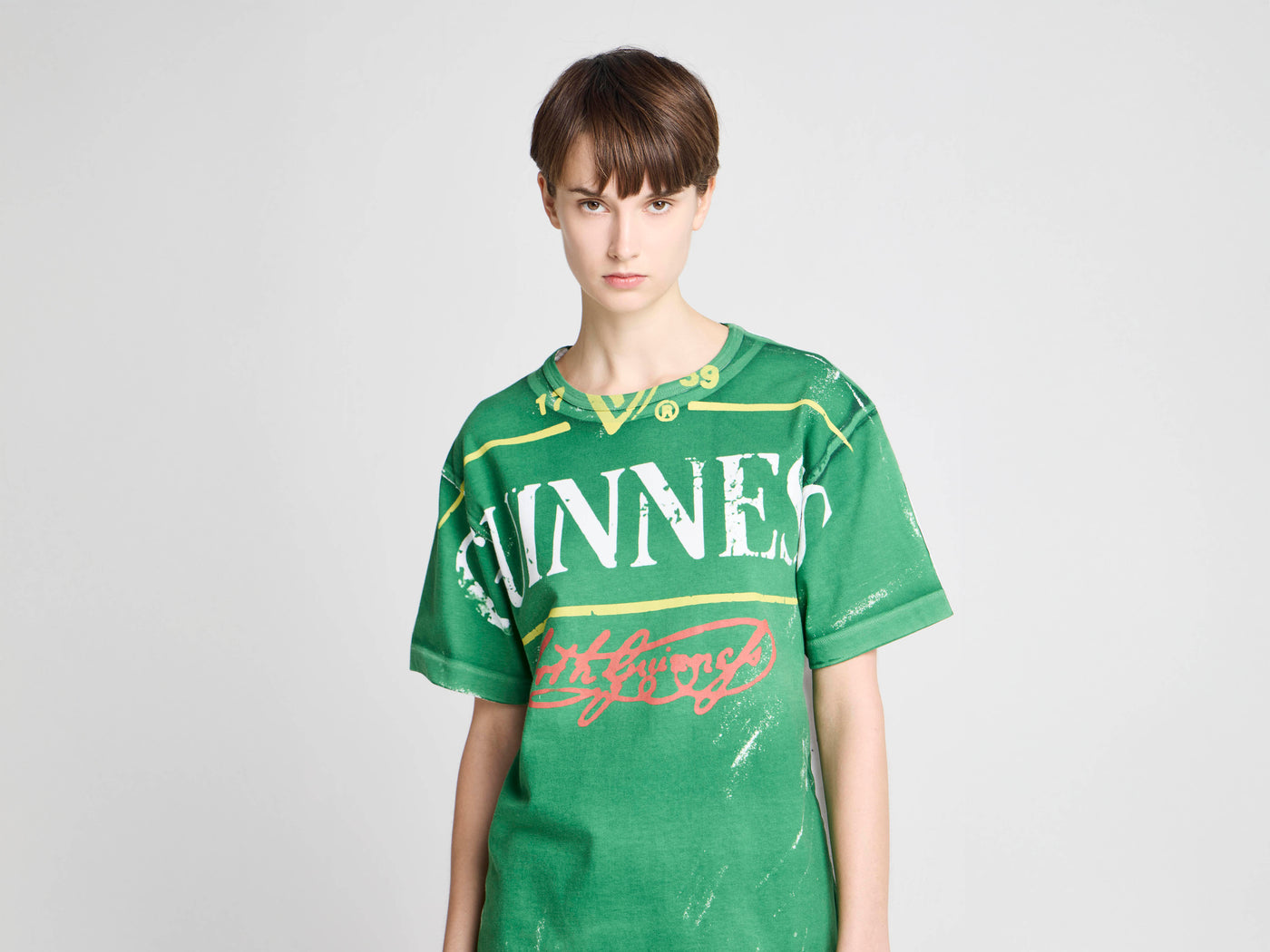 Unisex JW ANDERSON X GUINNESS BOTTLE TOP PRINT T-SHIRT IN GREEN