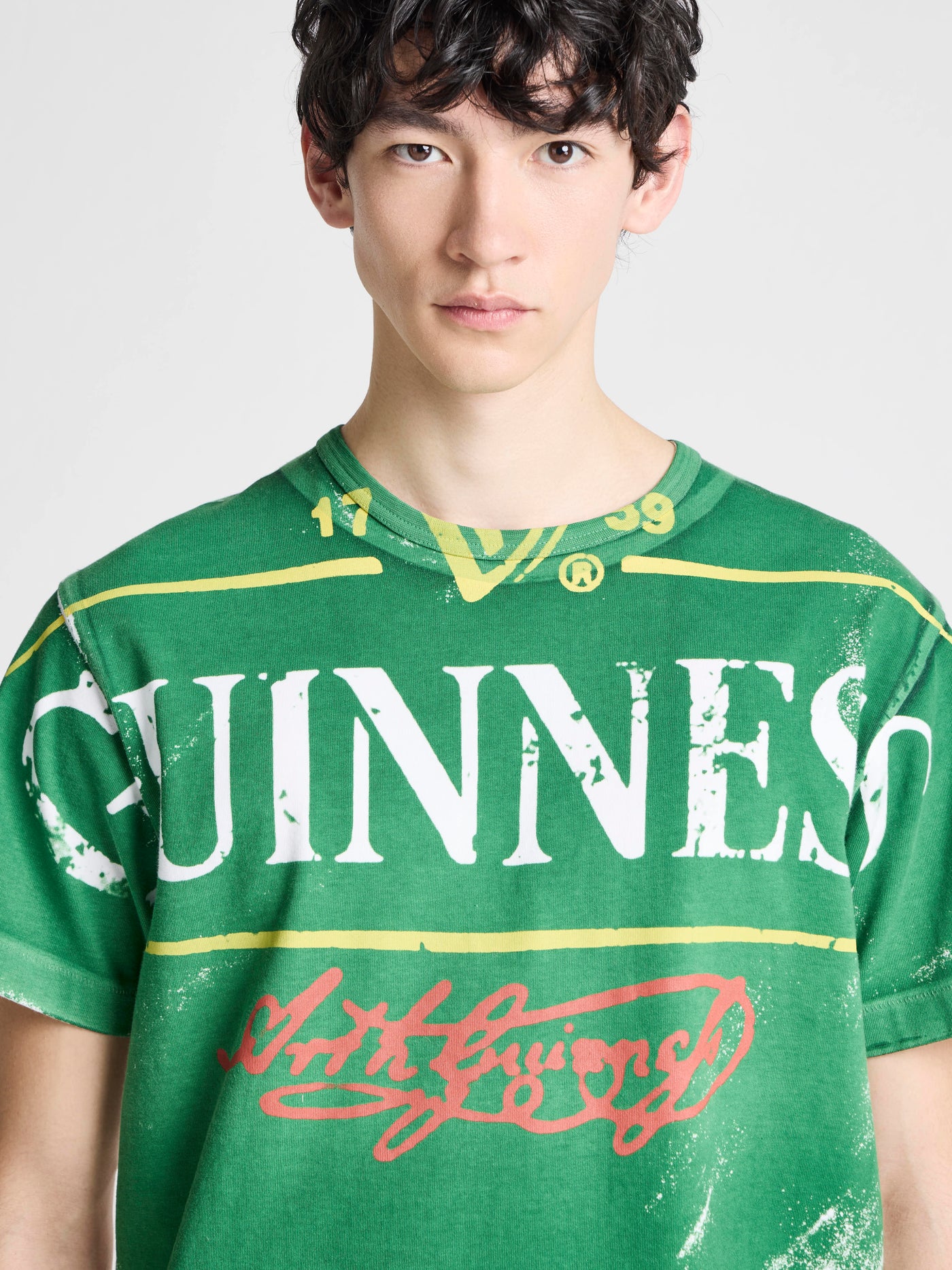 Unisex JW ANDERSON X GUINNESS BOTTLE TOP PRINT T-SHIRT IN GREEN