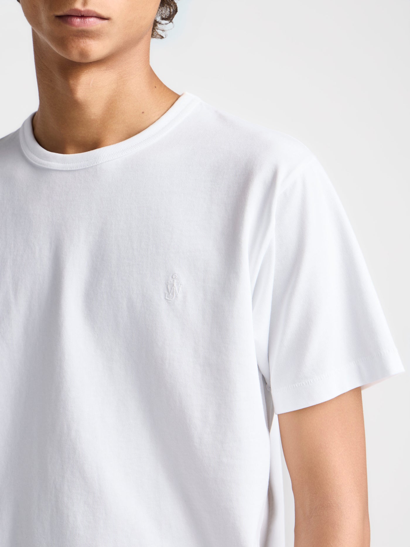 MENS EMBROIDERED ANCHOR T-SHIRT IN WHITE
