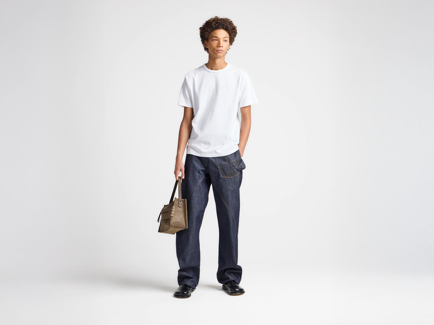 MENS EMBROIDERED ANCHOR T-SHIRT IN WHITE