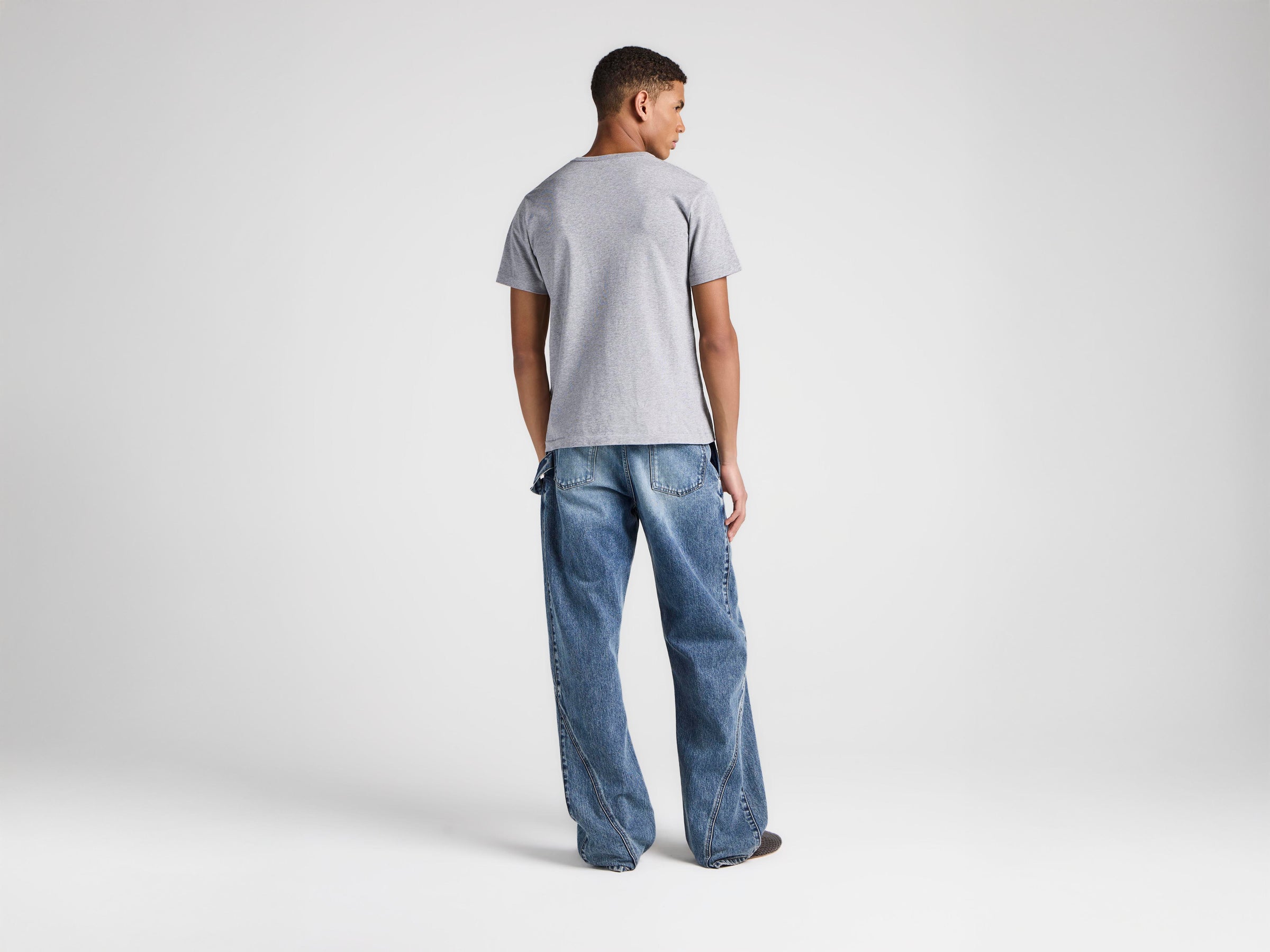 MENS EMBROIDERED ANCHOR T-SHIRT IN MID GREY MELANGE