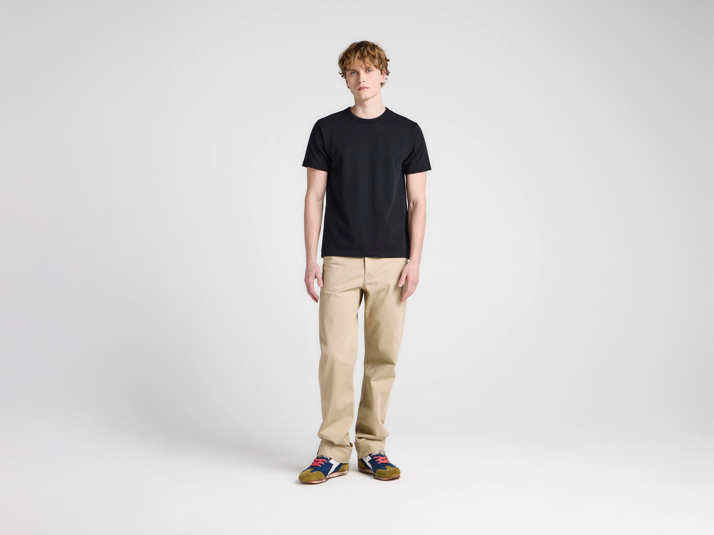 MENS EMBROIDERED ANCHOR T-SHIRT IN BLACK
