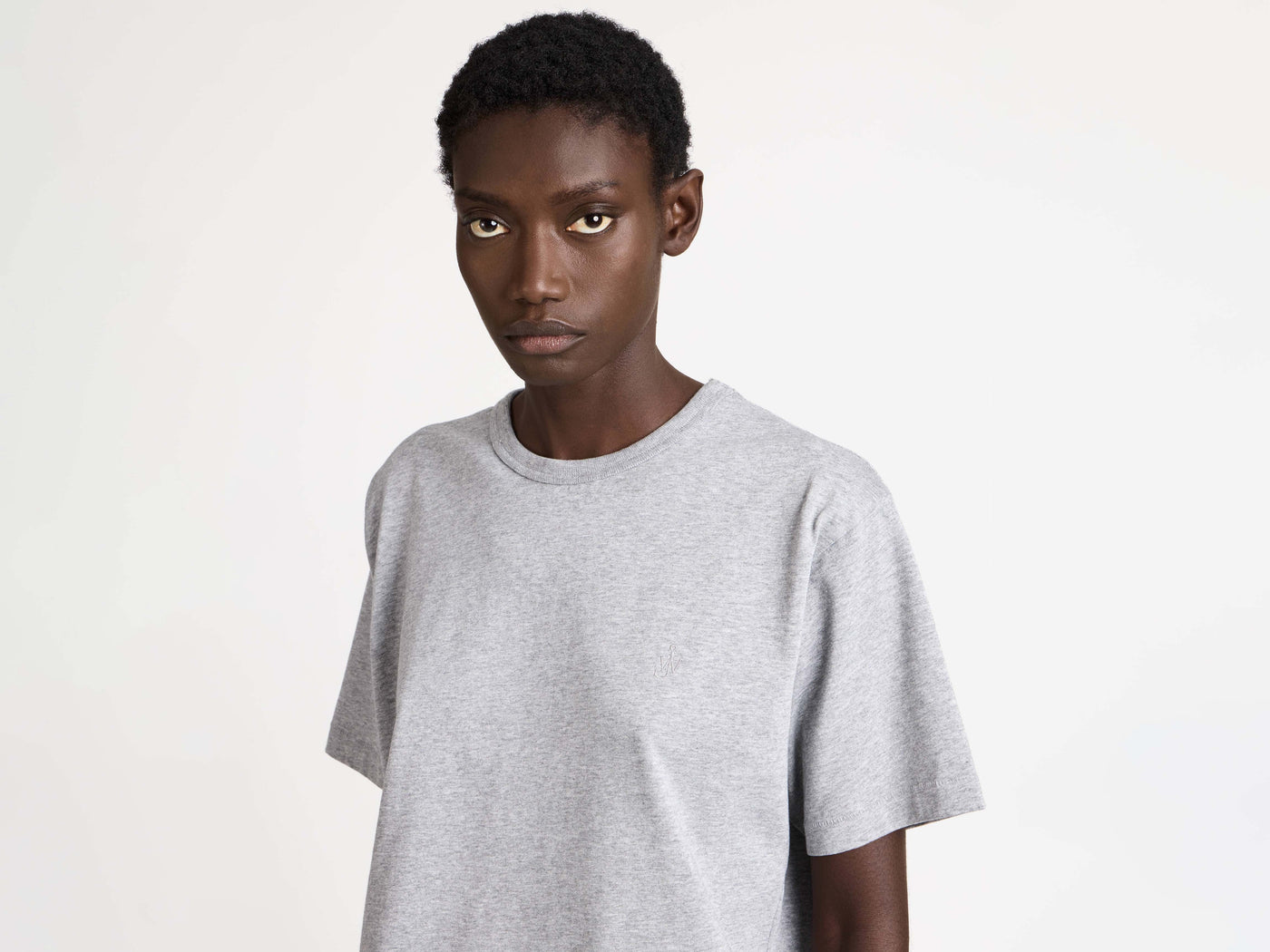 EMBROIDERED ANCHOR T-SHIRT IN MID GREY MELANGE