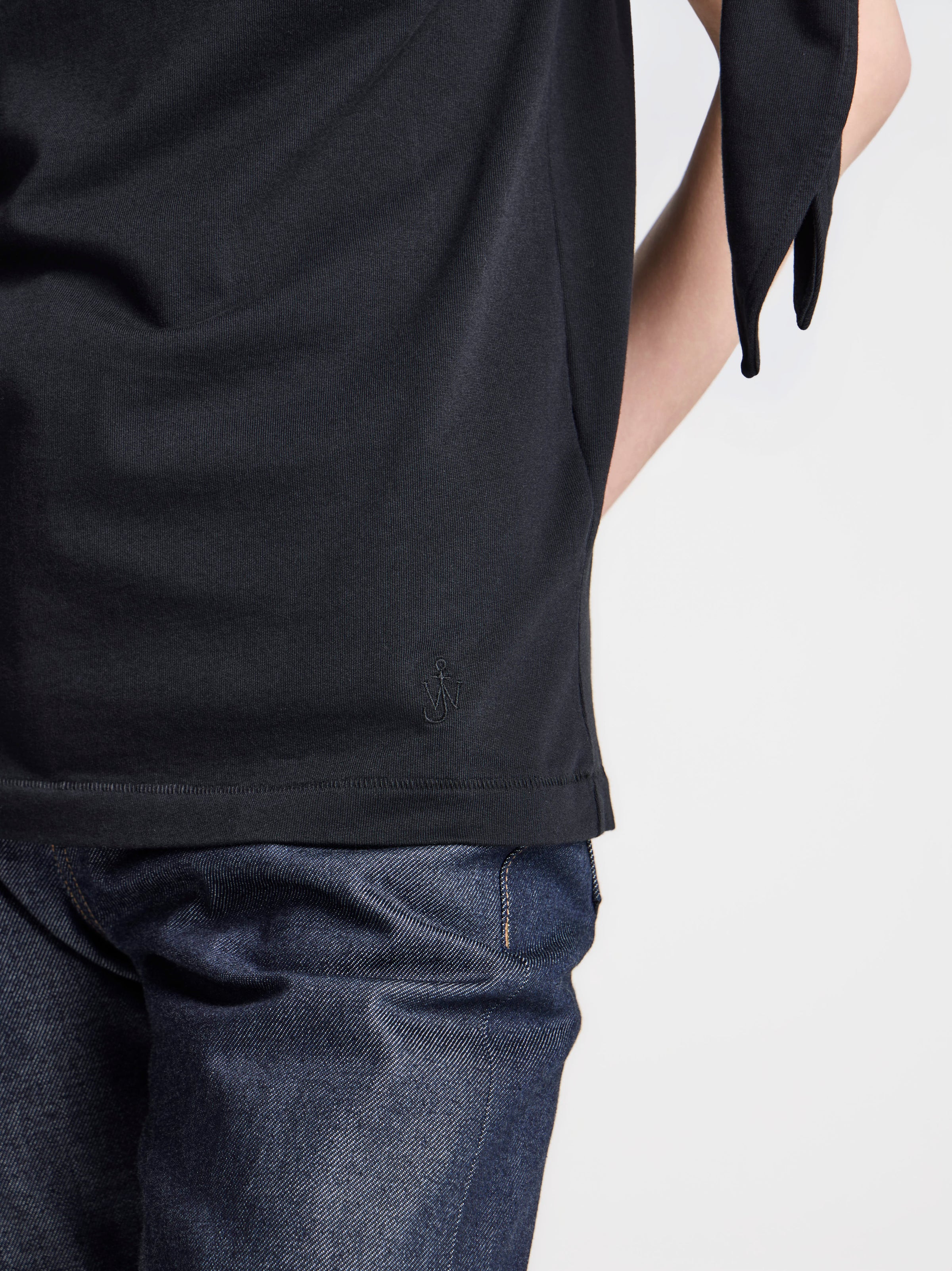 WOMENS KNOTTED SLEEVE T-SHIRT IN BLACK