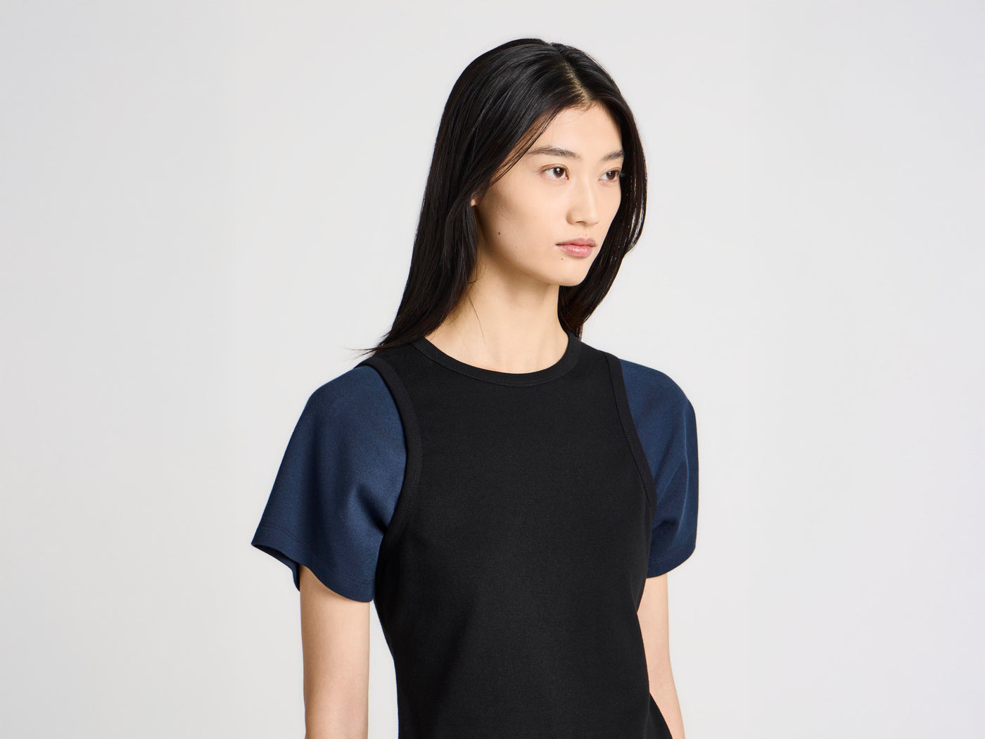 WOMENS DOUBLE-LAYERED T-SHIRT IN BLACK & NAVY