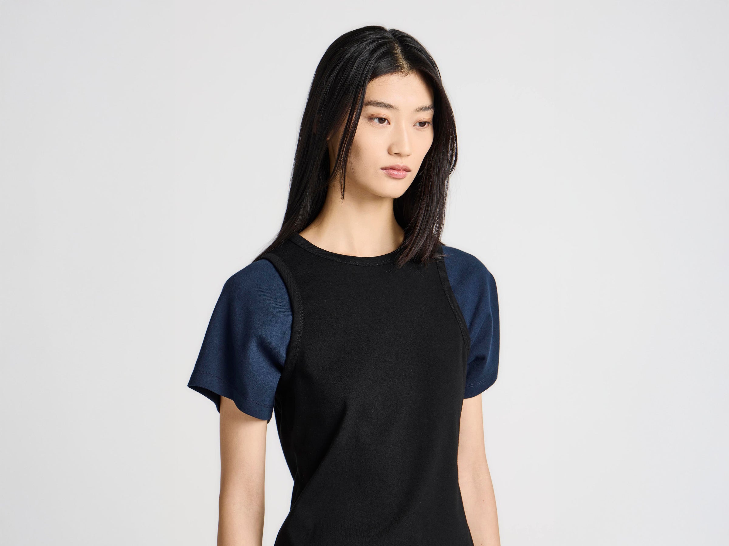 WOMENS DOUBLE-LAYERED T-SHIRT IN BLACK & NAVY