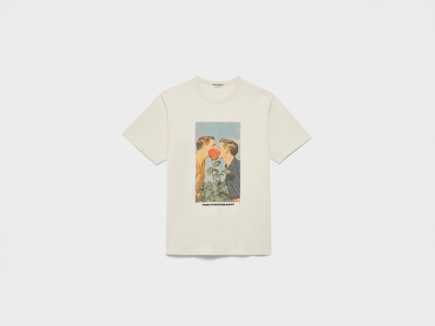 MENS 'KISSING BY THE ROSE BUSH' T-SHIRT IN ECRU