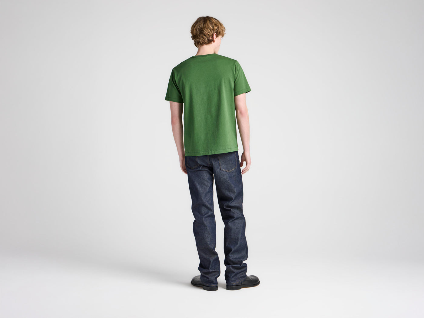 MENS SCATTERED LETTERS T-SHIRT IN GREEN