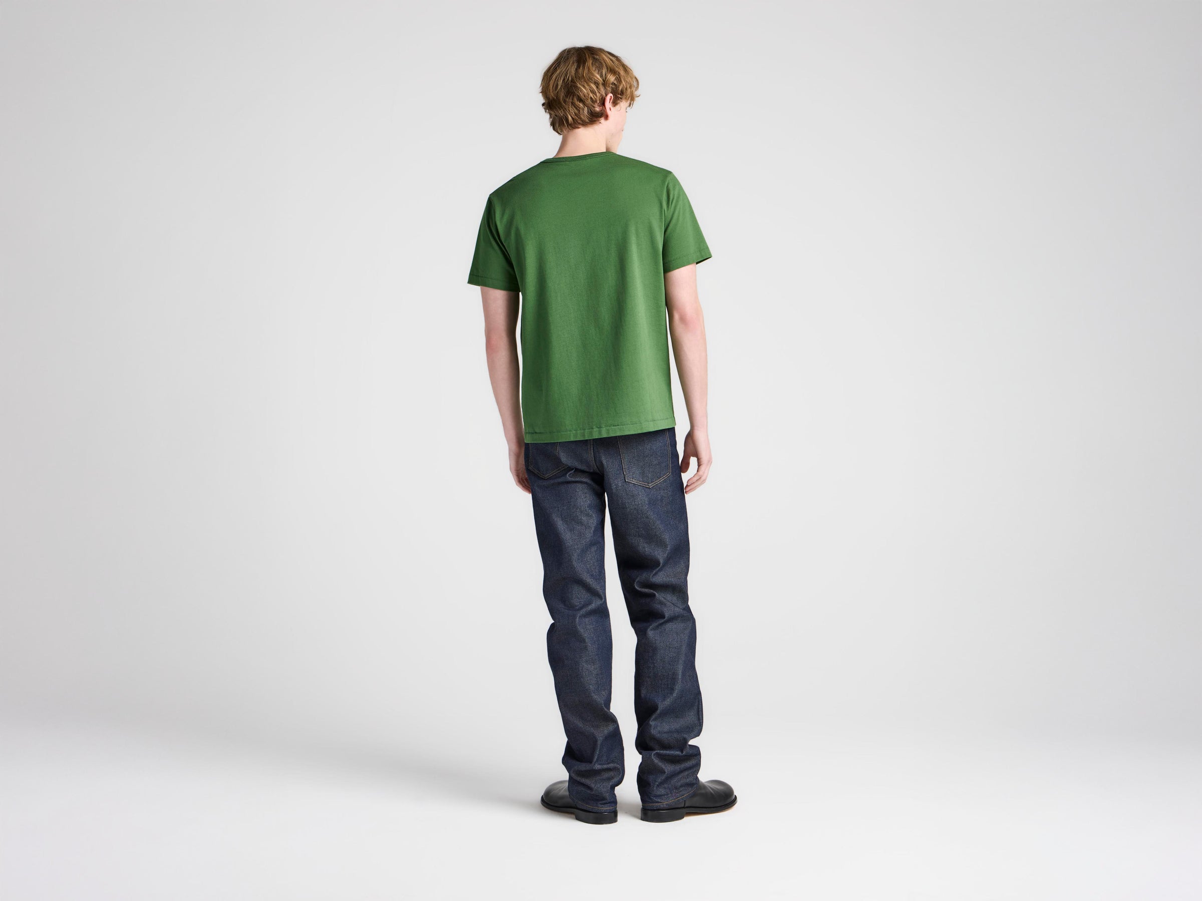 MENS SCATTERED LETTERS T-SHIRT IN GREEN