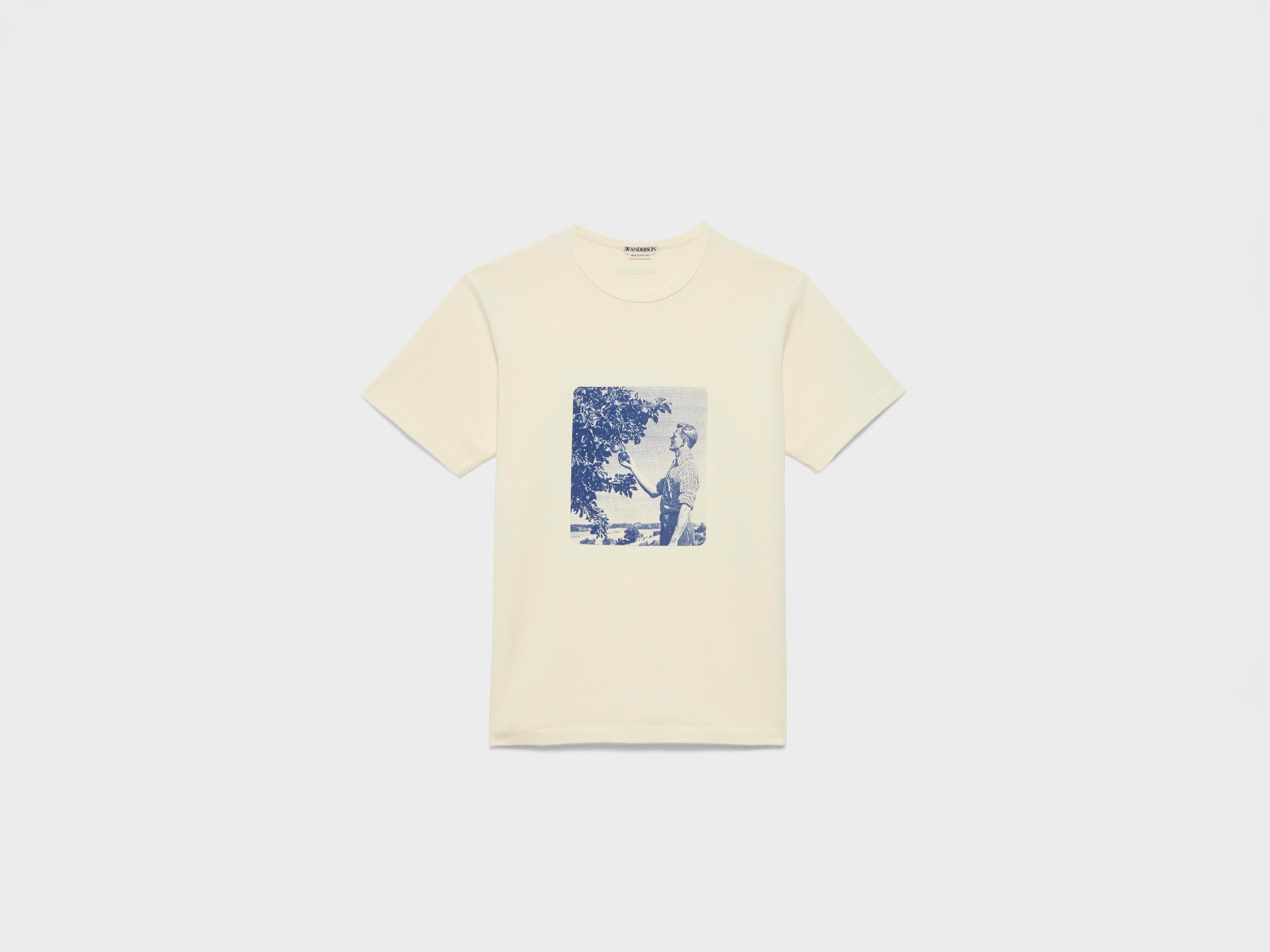 MENS PICKING FRUIT GRAPHIC PRINT T-SHIRT IN ECRU in ECRU