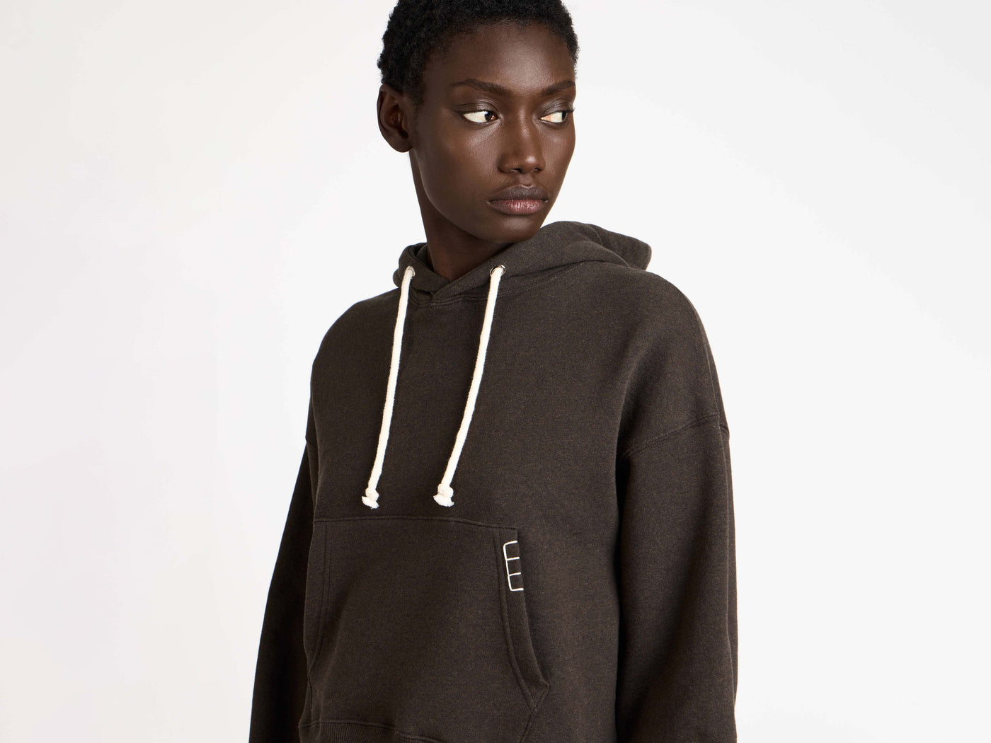 curved hem hoodie dark brown melange Model Detail 4