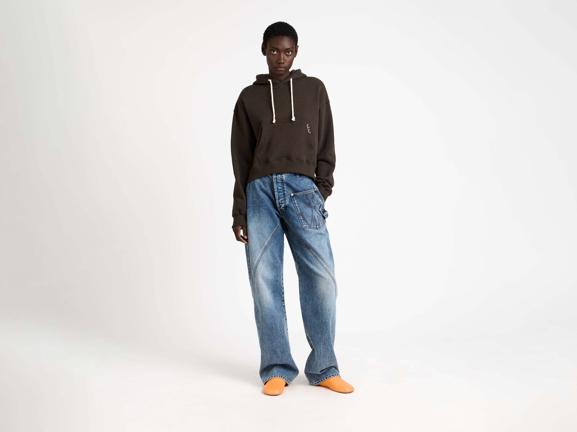 curved hem hoodie dark brown melange Model Front 6