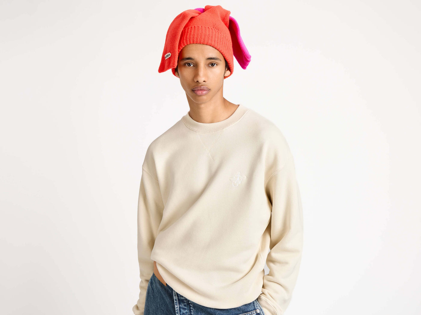 ribbon anchor sweatshirt ecru Model Front 3