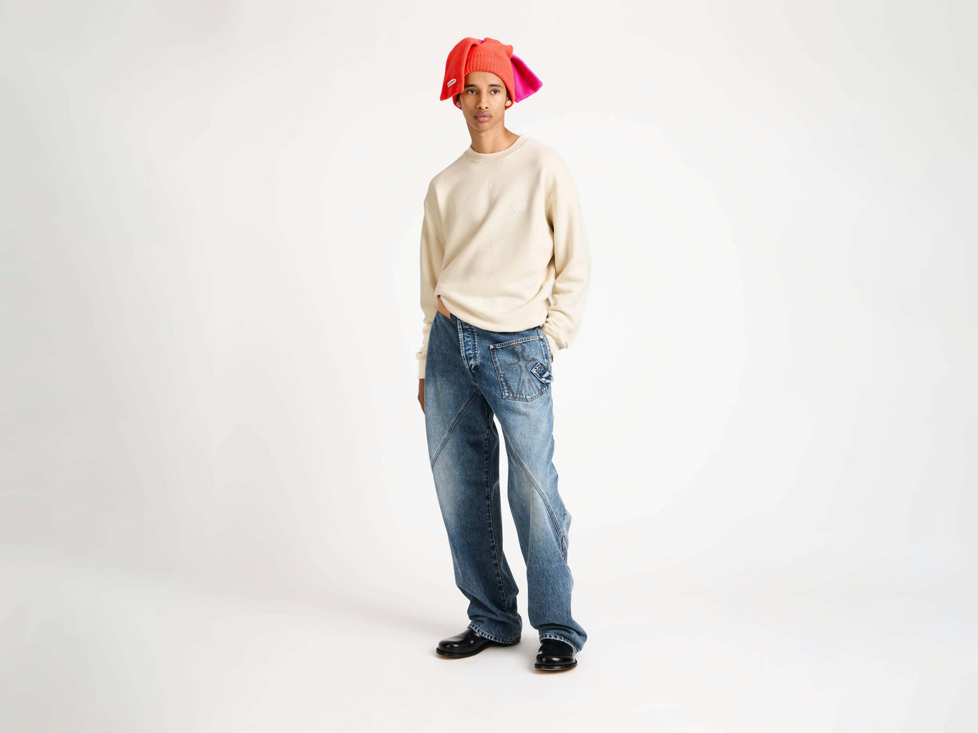 ribbon anchor sweatshirt ecru Model Front 5